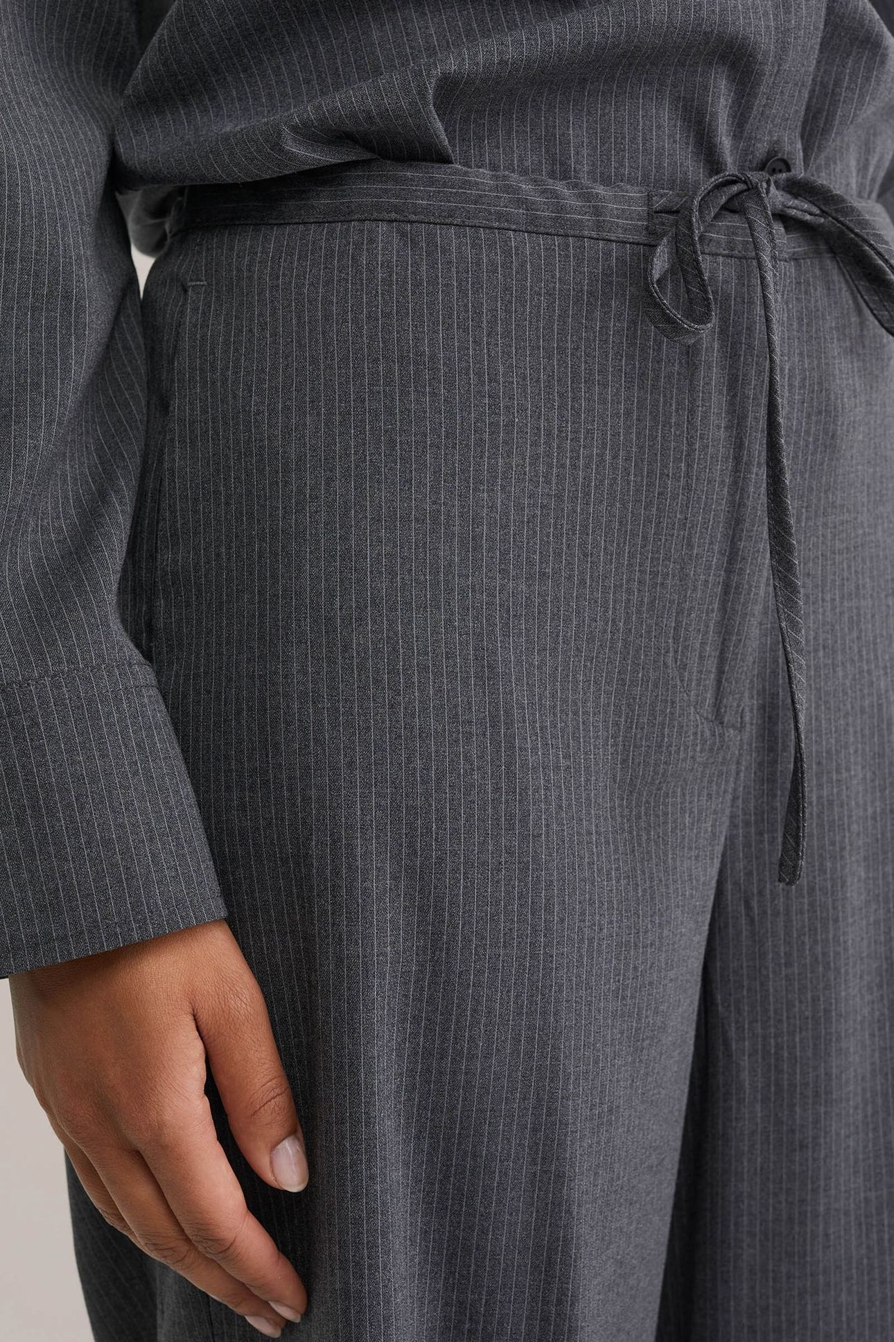 TROUSER DARK GREY 6