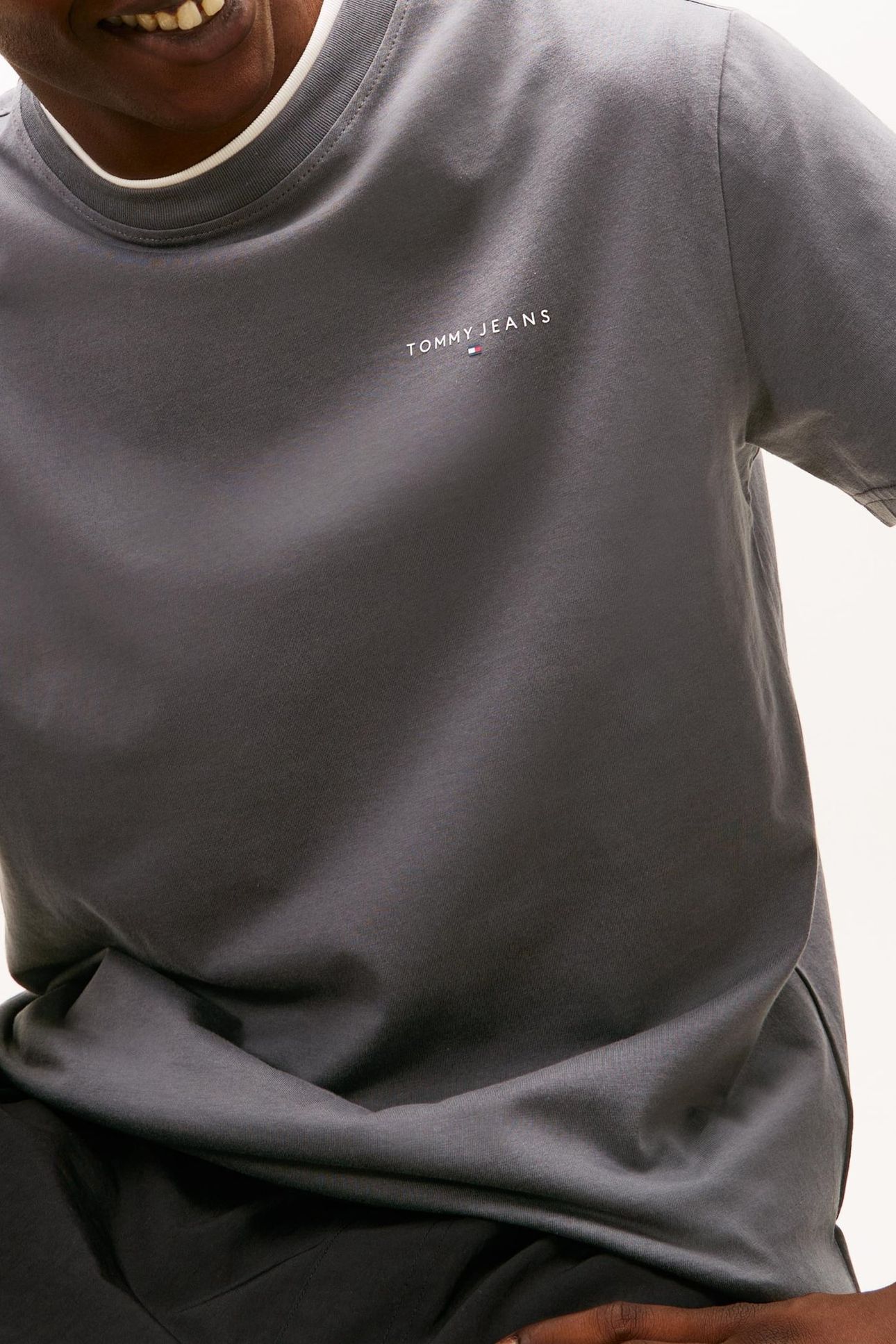 SLIM LINEAR CHEST TEE WASHED BLACK 5