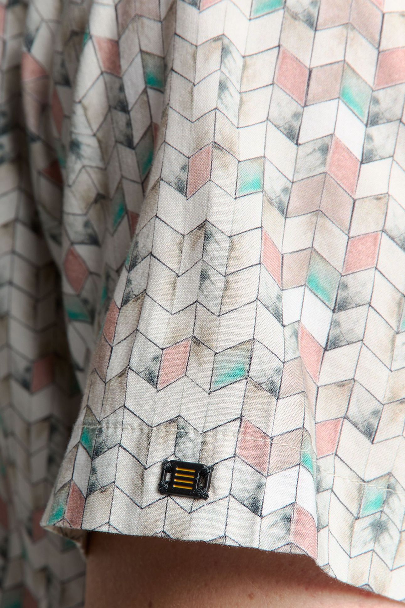 SHIRT SHORT SLEEVE ALLOVER PRINTED SAND 6