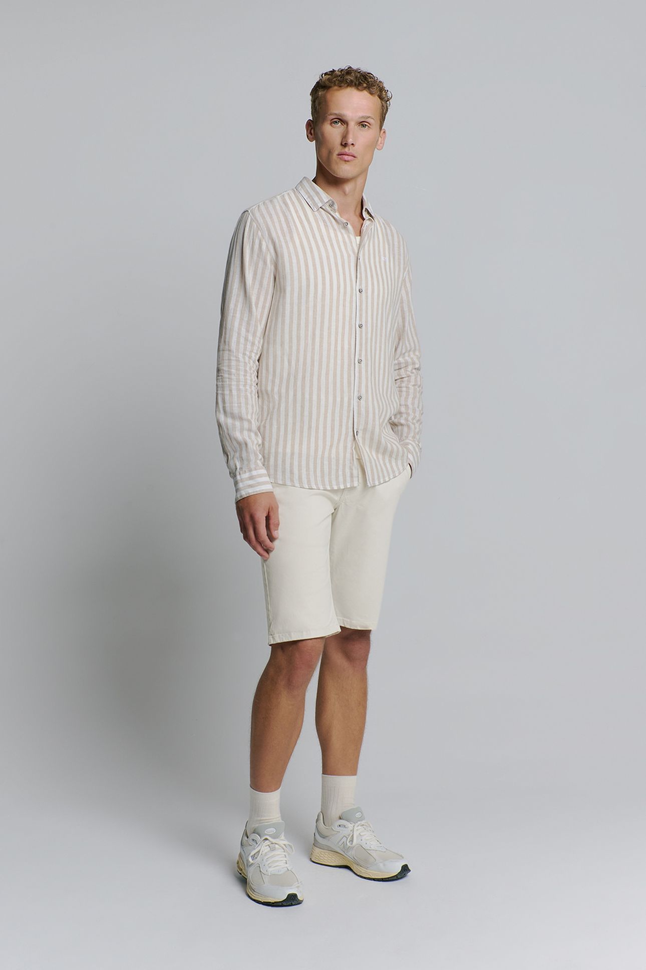 SHORT CHINO GARMENT DYED TWILL STRETCH CHALK 2