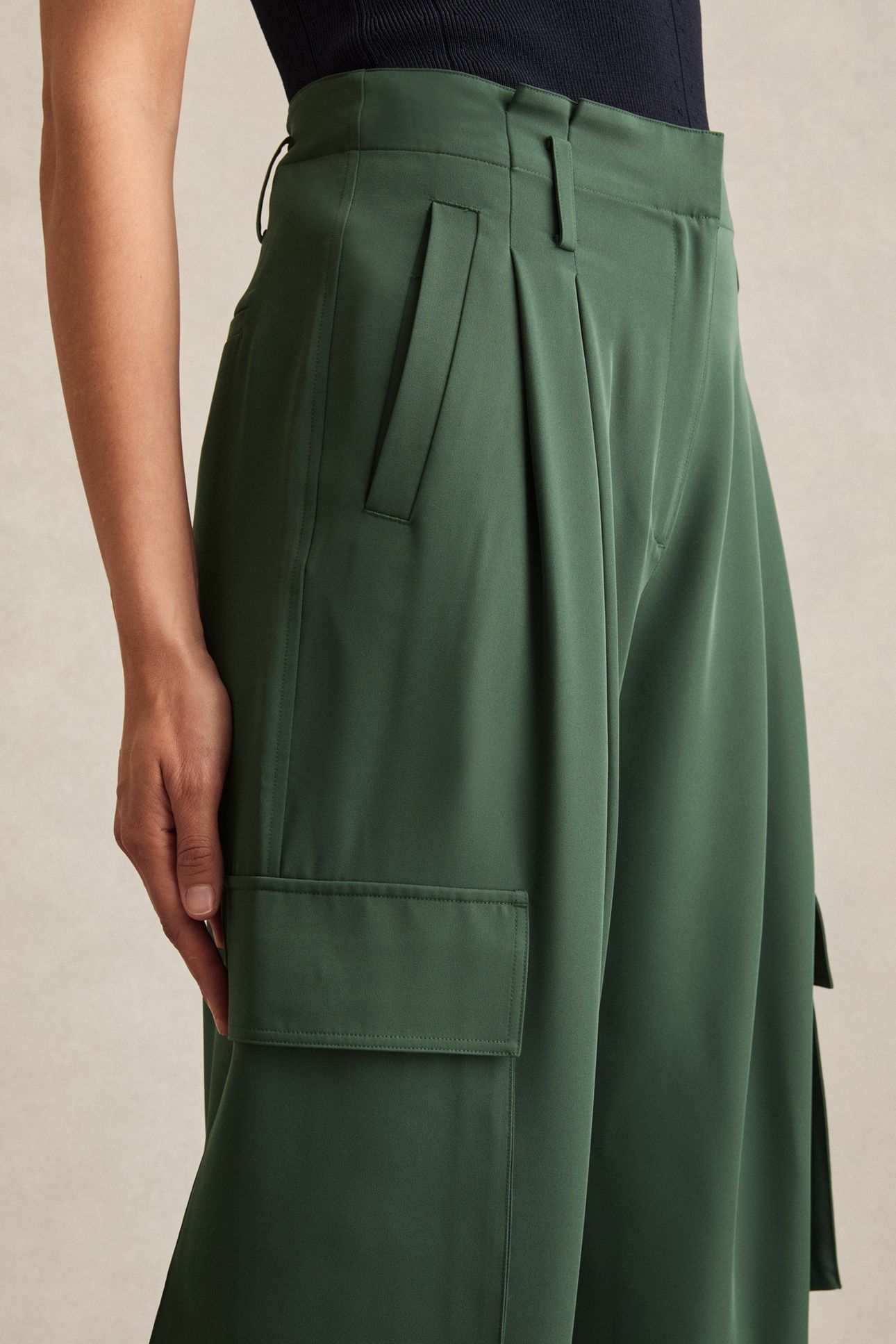 WIDE LEG PLEATED CARGO TROUSER GREEN 3