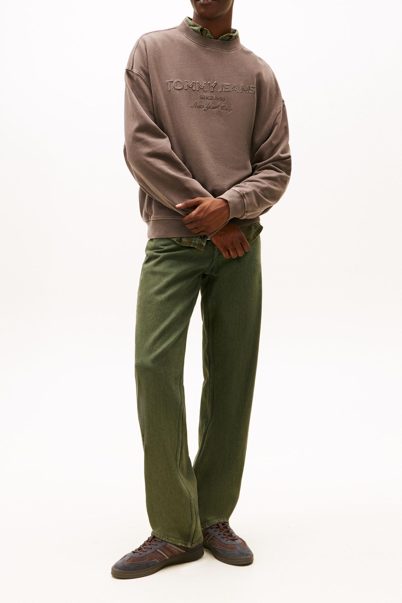 CLASSIC 90S TONAL LOGO WASHED SWEATSHIRT BLACK WALNUT 1