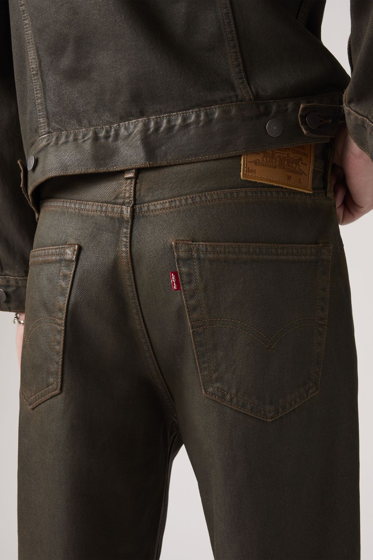 568™ LOOSE STRAIGHT JEANS BROWN 6
