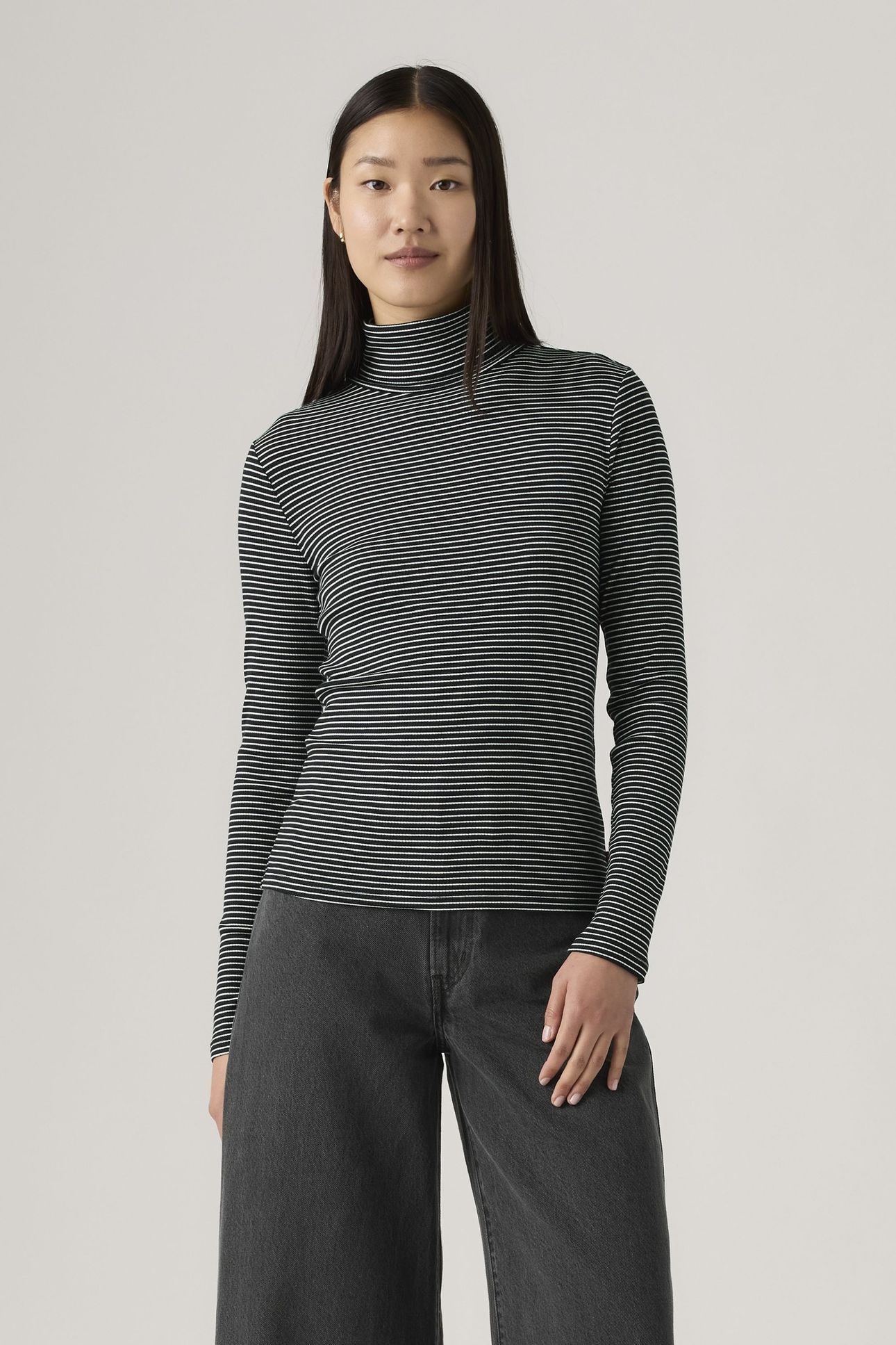 DREAMY TURTLENECK TOP BLACK 2