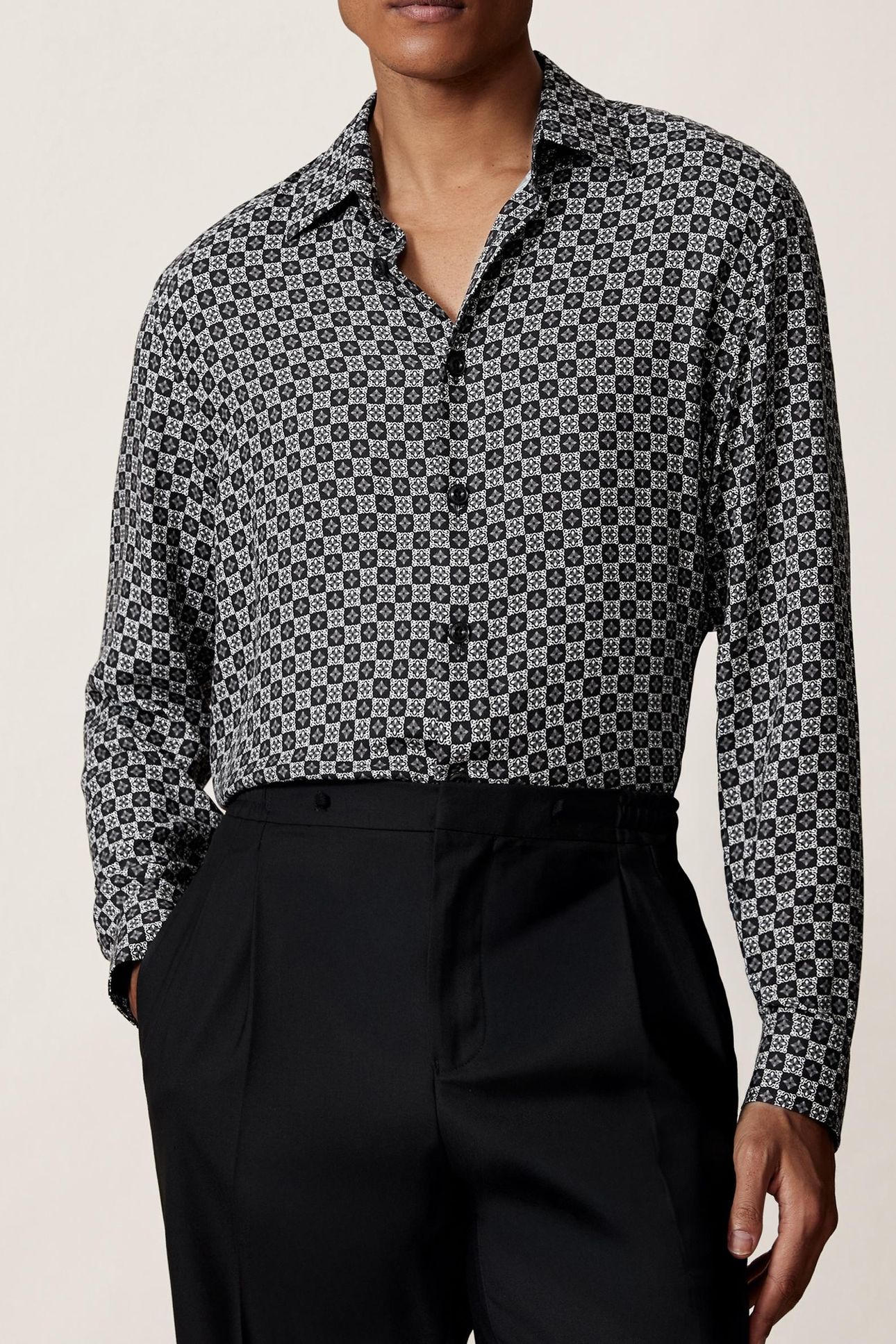 LS MEDALLION PRINTED SHIRT BLACK 1