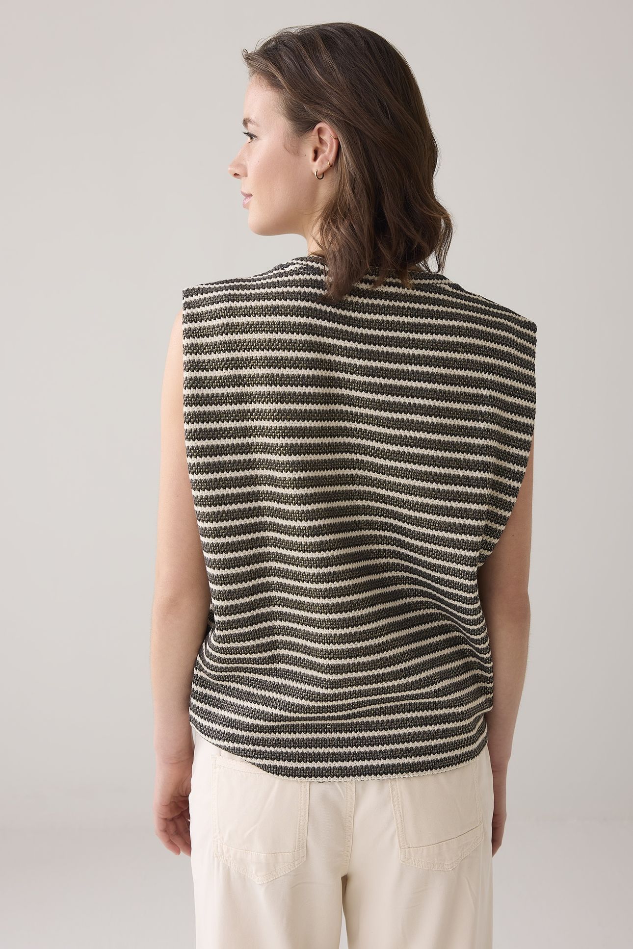 SLEEVELESS TOP KNITTED STRIPE COATED BLACK-IVORY 3