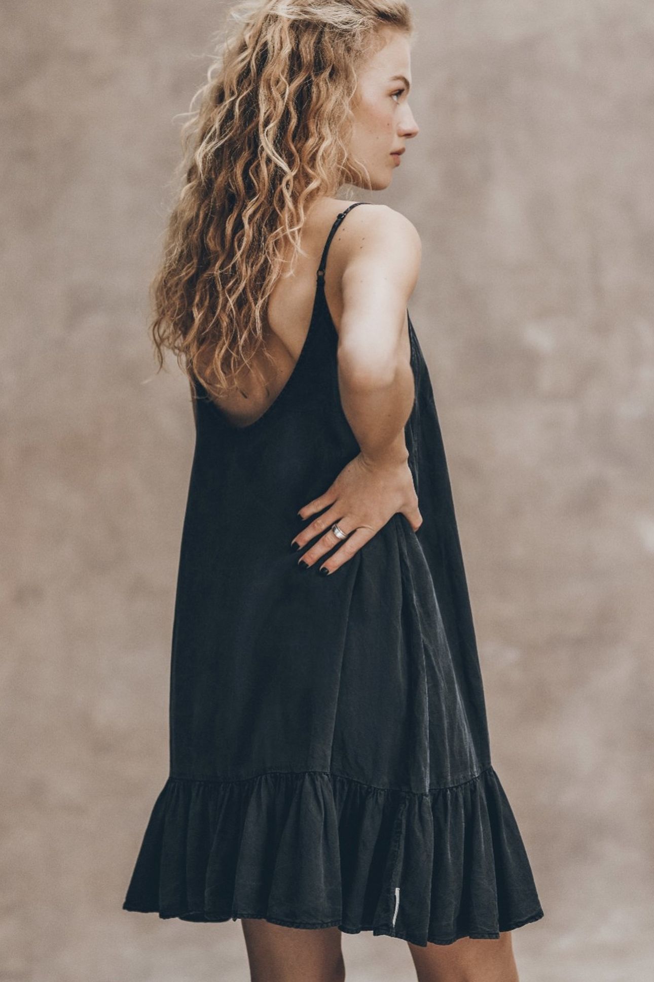 THE DARK RUFFLE DRESS BLACK 2