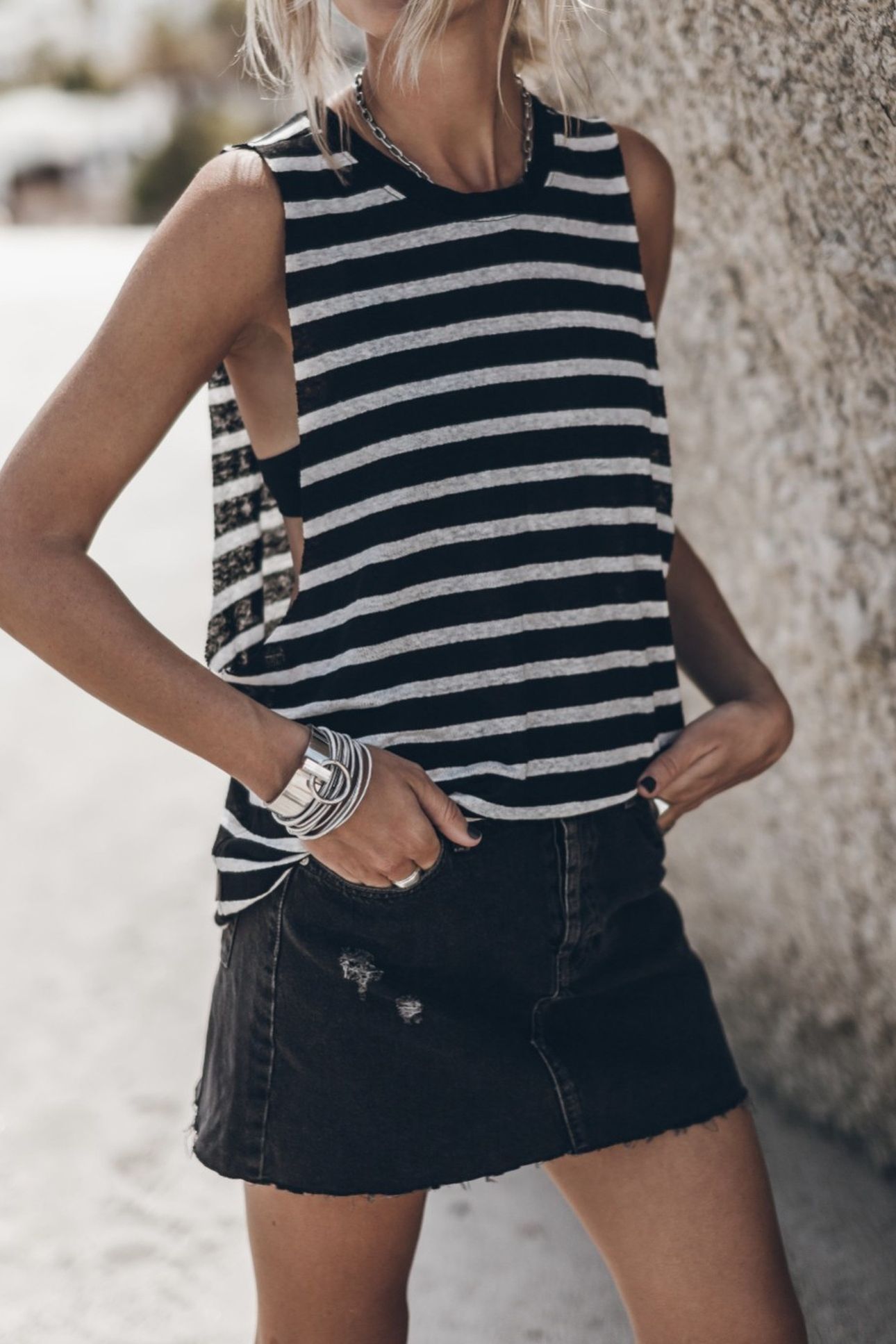 THE STRIPED OVERSIZED TANK TOP BLACK 2