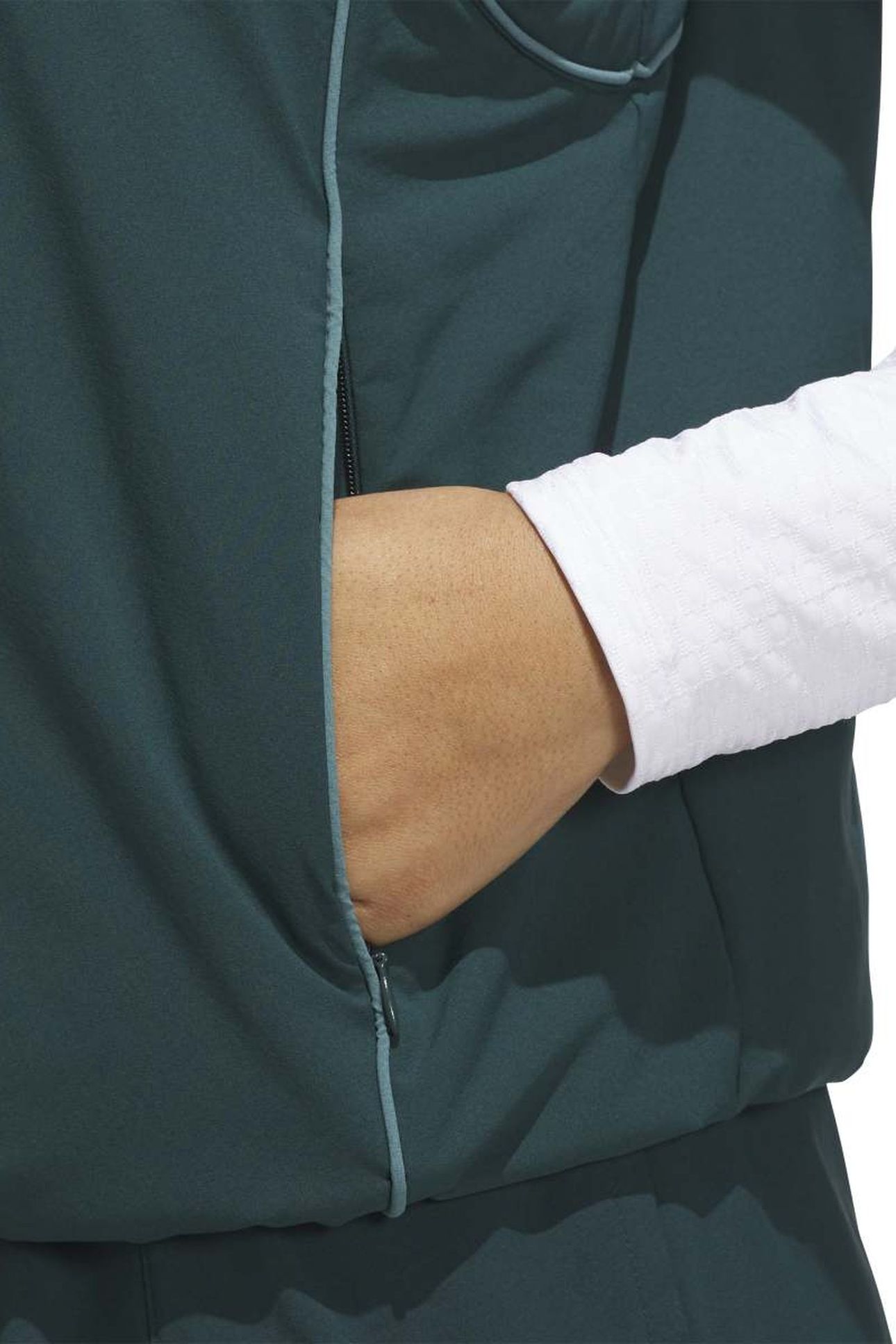 PERFORMANCE BEYOND THE COURSE LOOSE QUARTER-ZIP VEST 5