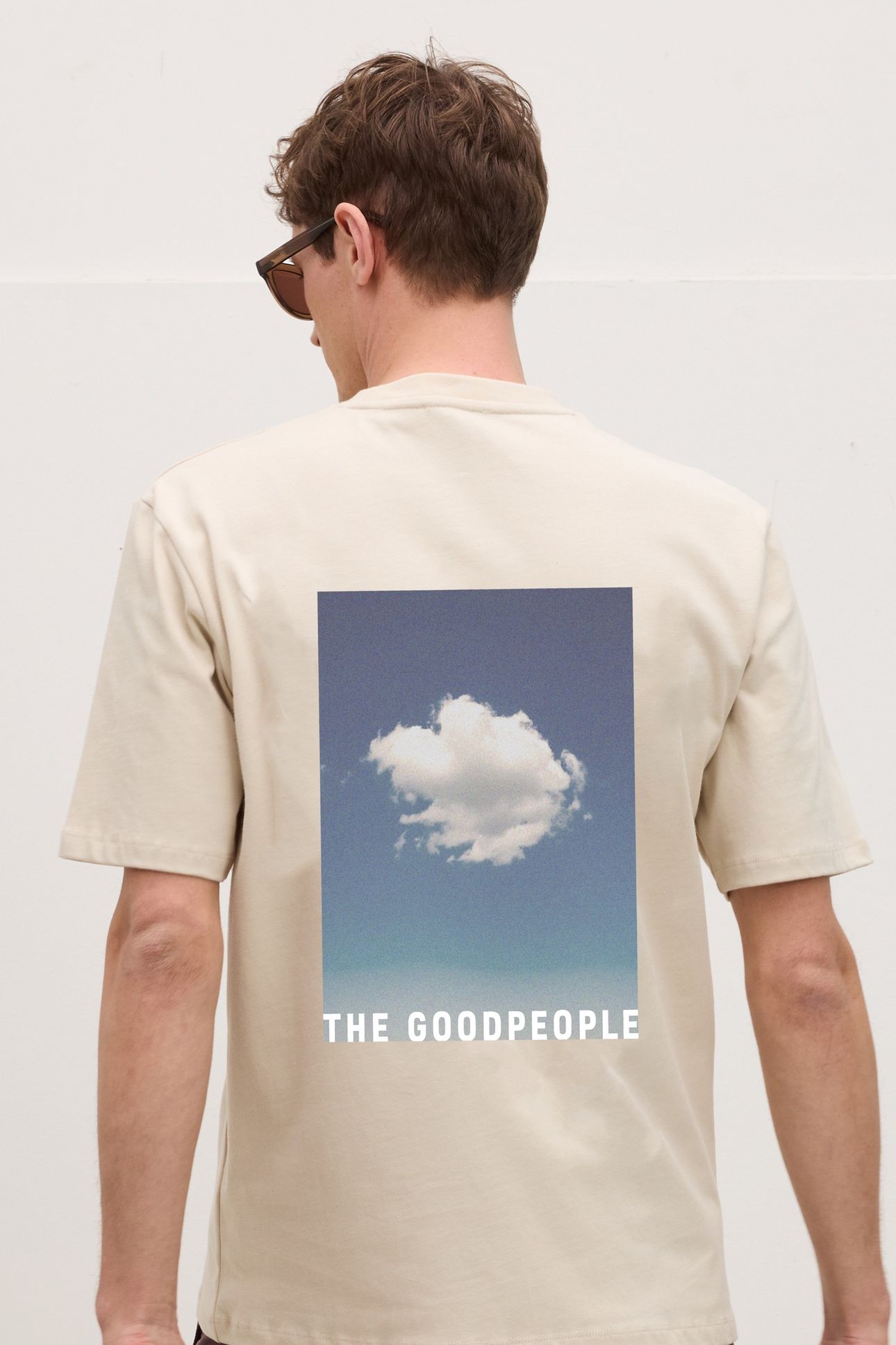 TPHOTO OFF WHITE 2
