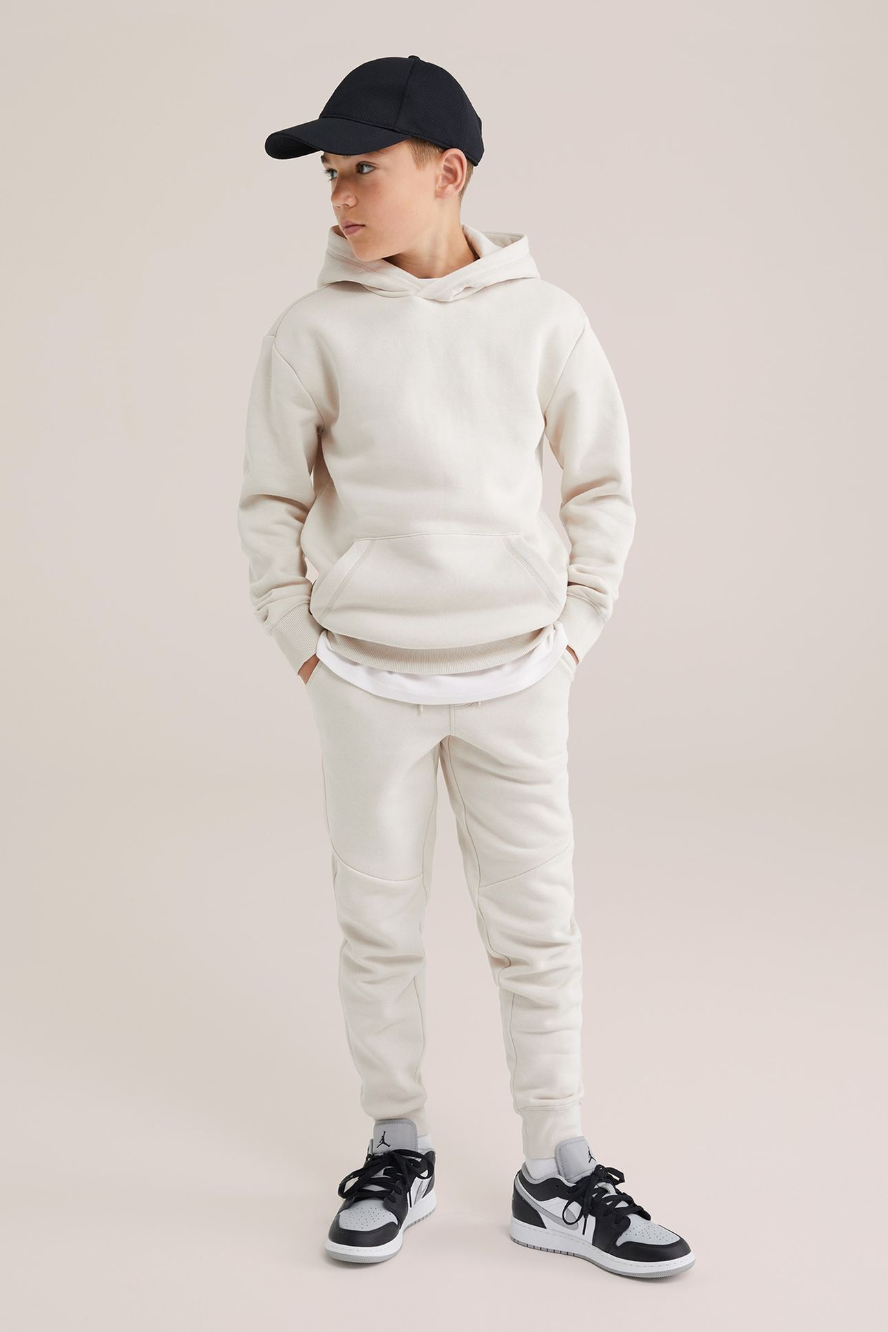 JOGGING PANTS BEIGE 2