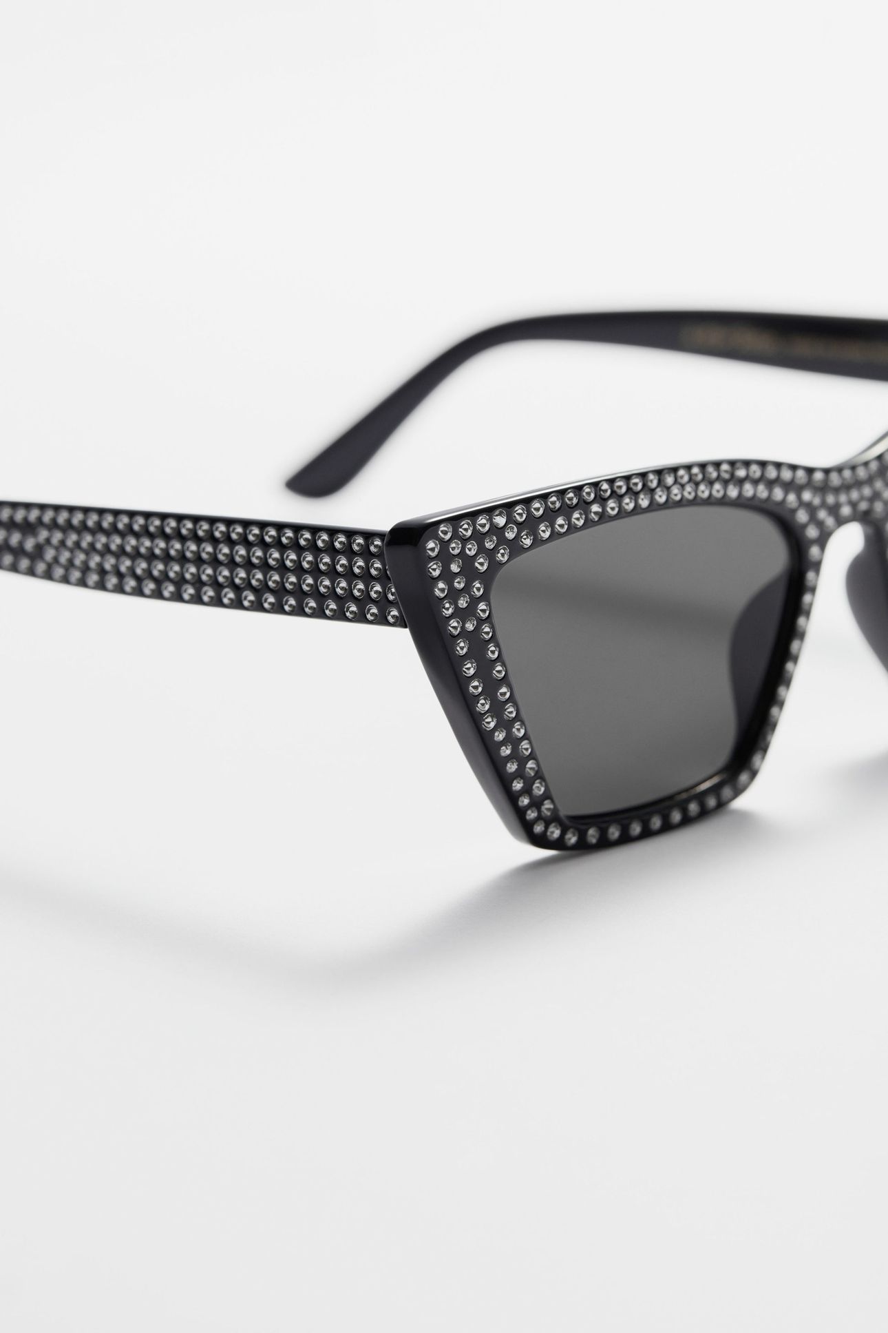 LIZ STUDS SUNGLASSES BLACK 3