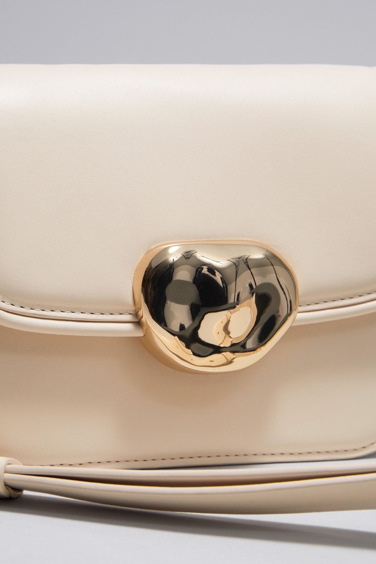 AIMO MINI CROSSBODY BEIGE 5