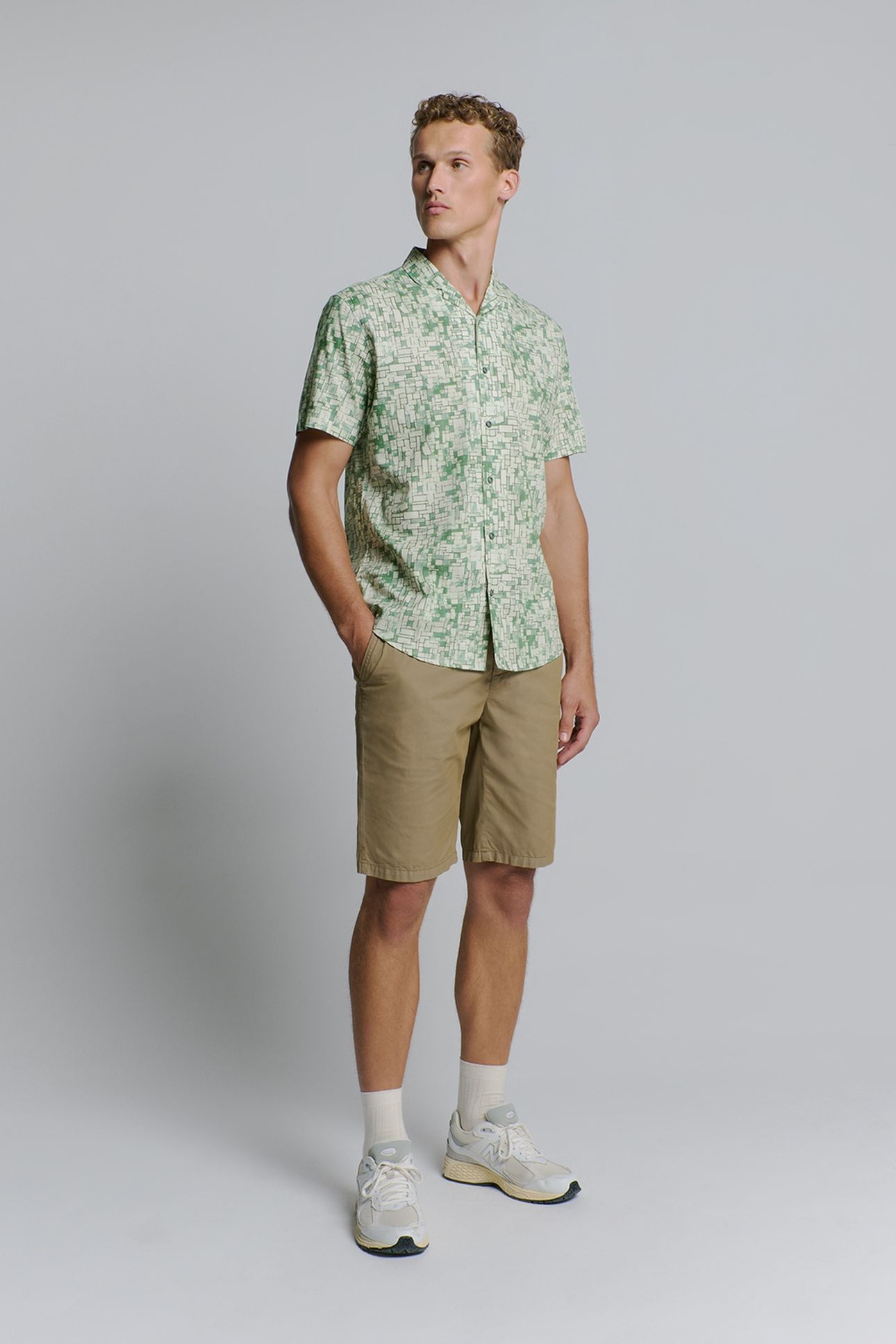 SHIRT SHORT SLEEVE REVERS COLLAR ALLOVER PRINTED GREEN 2