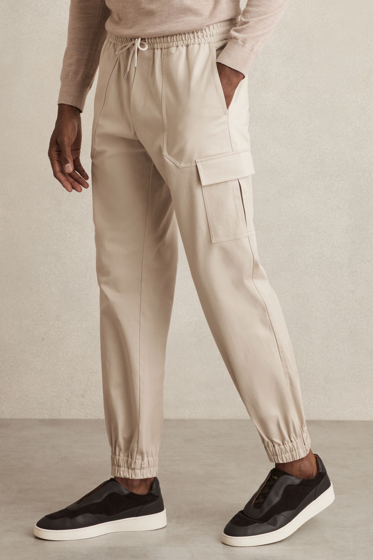 RELAXED DRAWSTRING CARGO CUFFED TROUSER STONE 1
