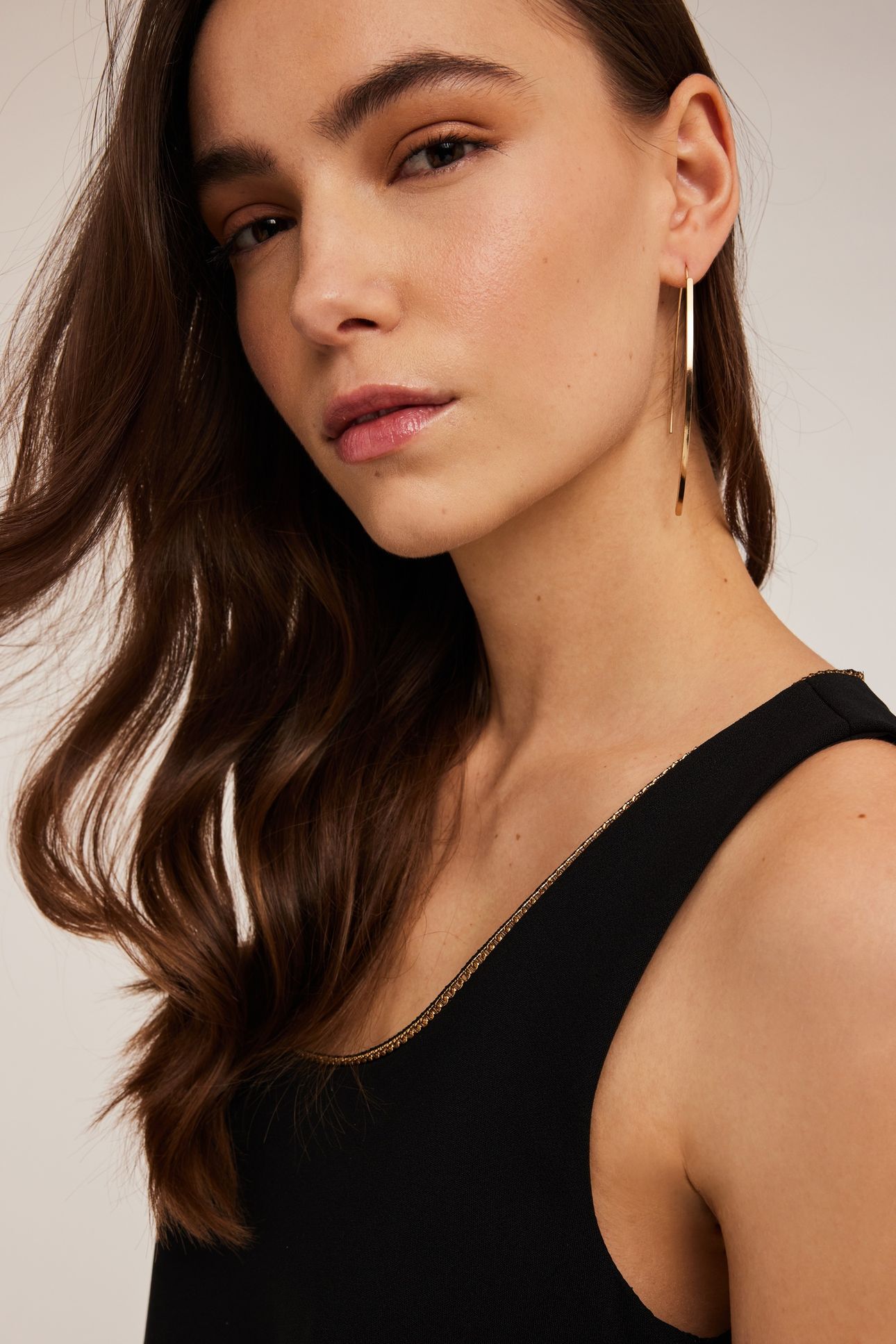 SHEATH DRESS WITH METAL CHAIN DETAIL BLACK 3