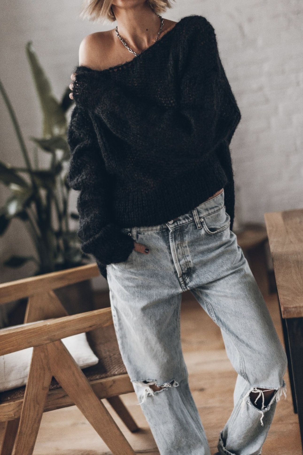 THE BLUE RIPPED RELAXED JEANS BLUE 2