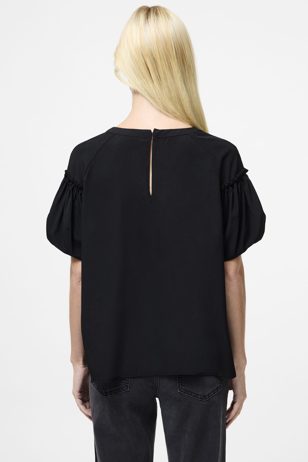 CREPE LIGHT PUFF SLEEVE TOP BLACK 4