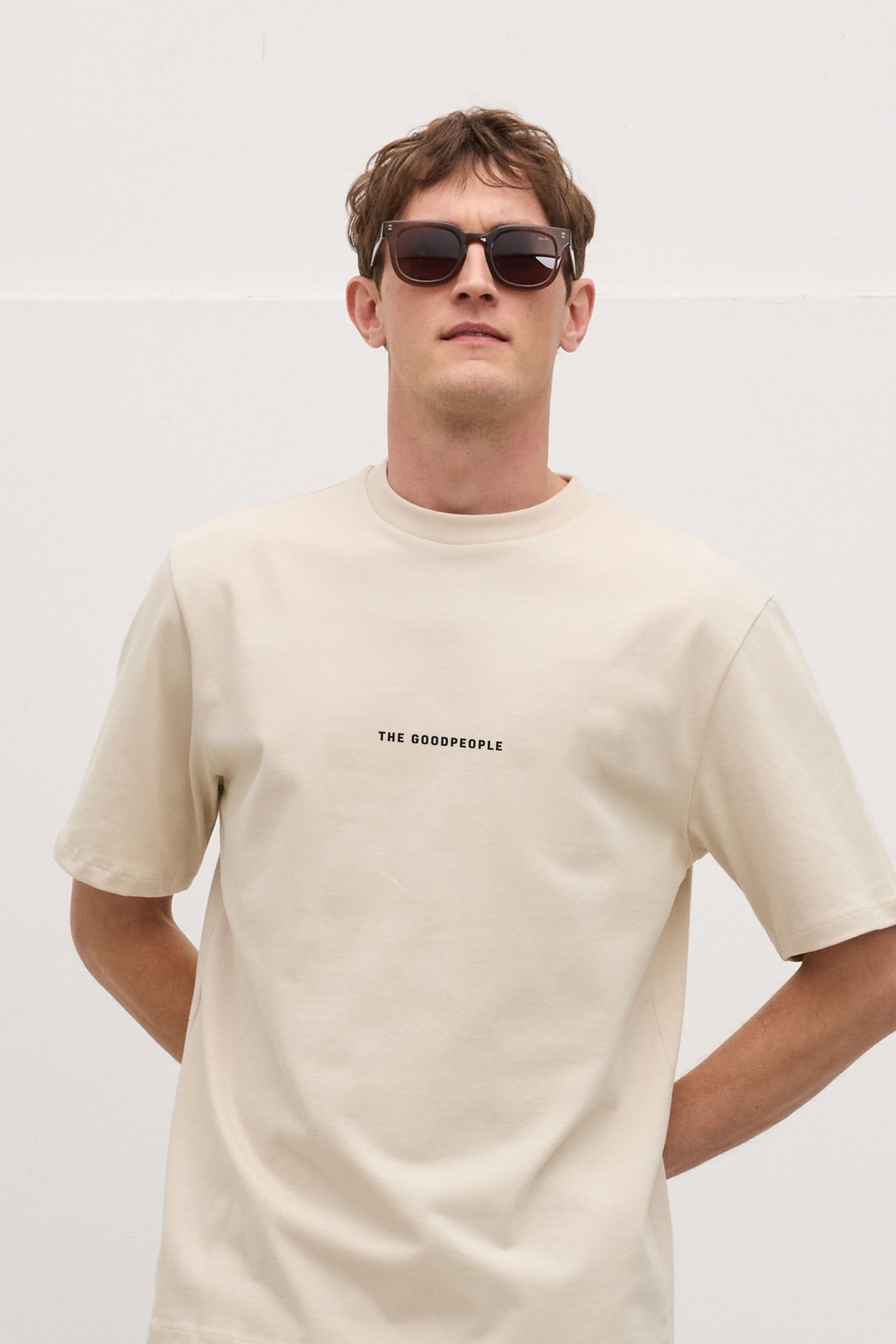 TPHOTO OFF WHITE 1