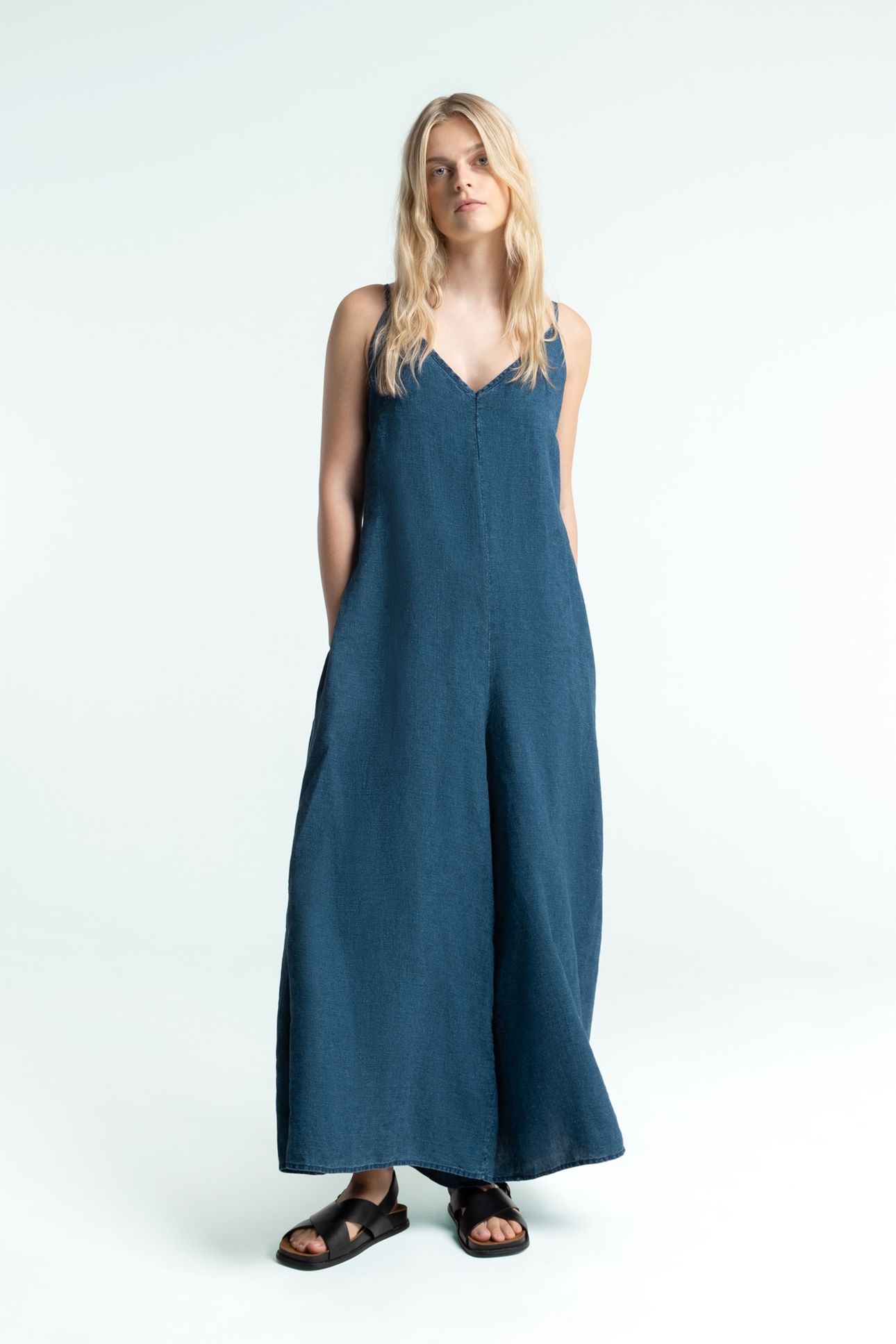 MIKASA INDIGO LINEN 1