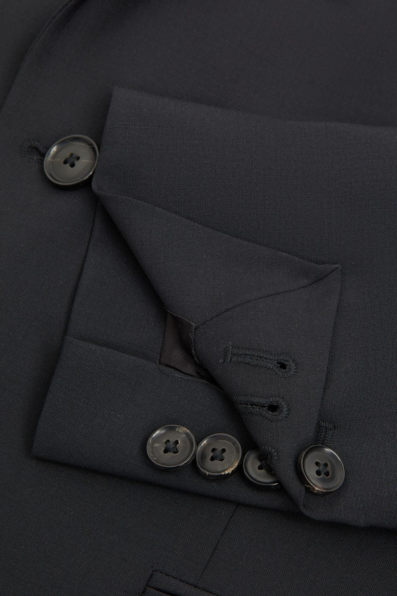 SB 2B NOTCH TRAVEL PLAIN WEAVE MODERN BLACK 6