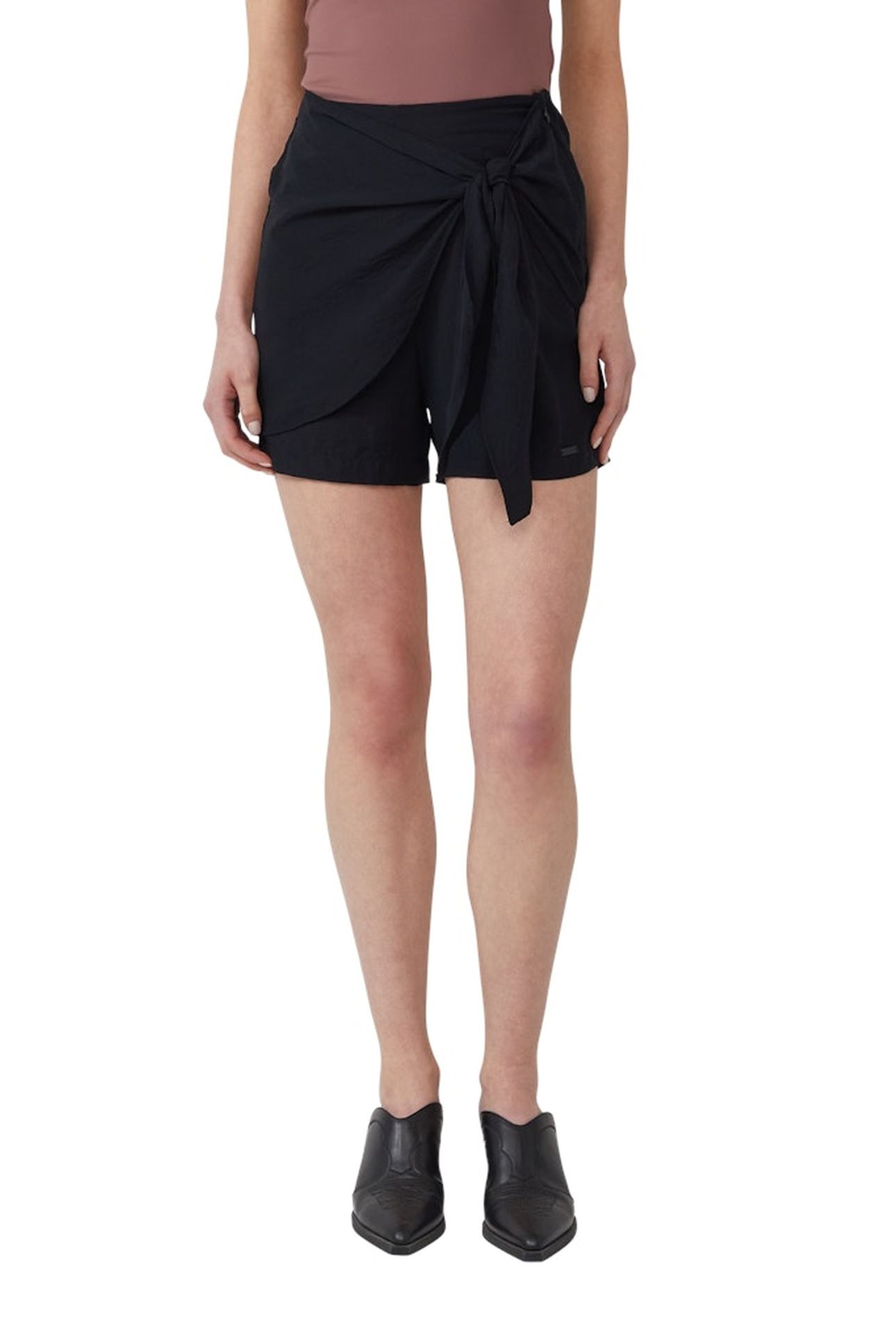 QS SHORTS BLACK 1