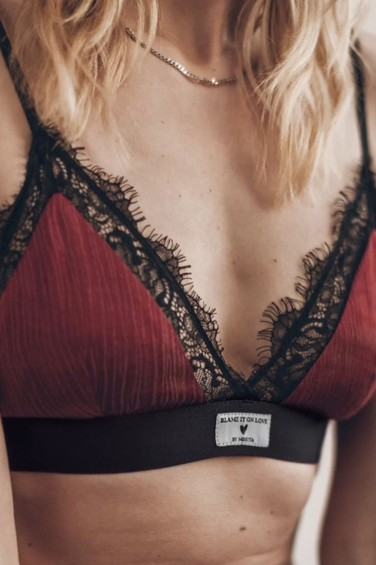 THE RED CRINKLE BRALETTE RED 2