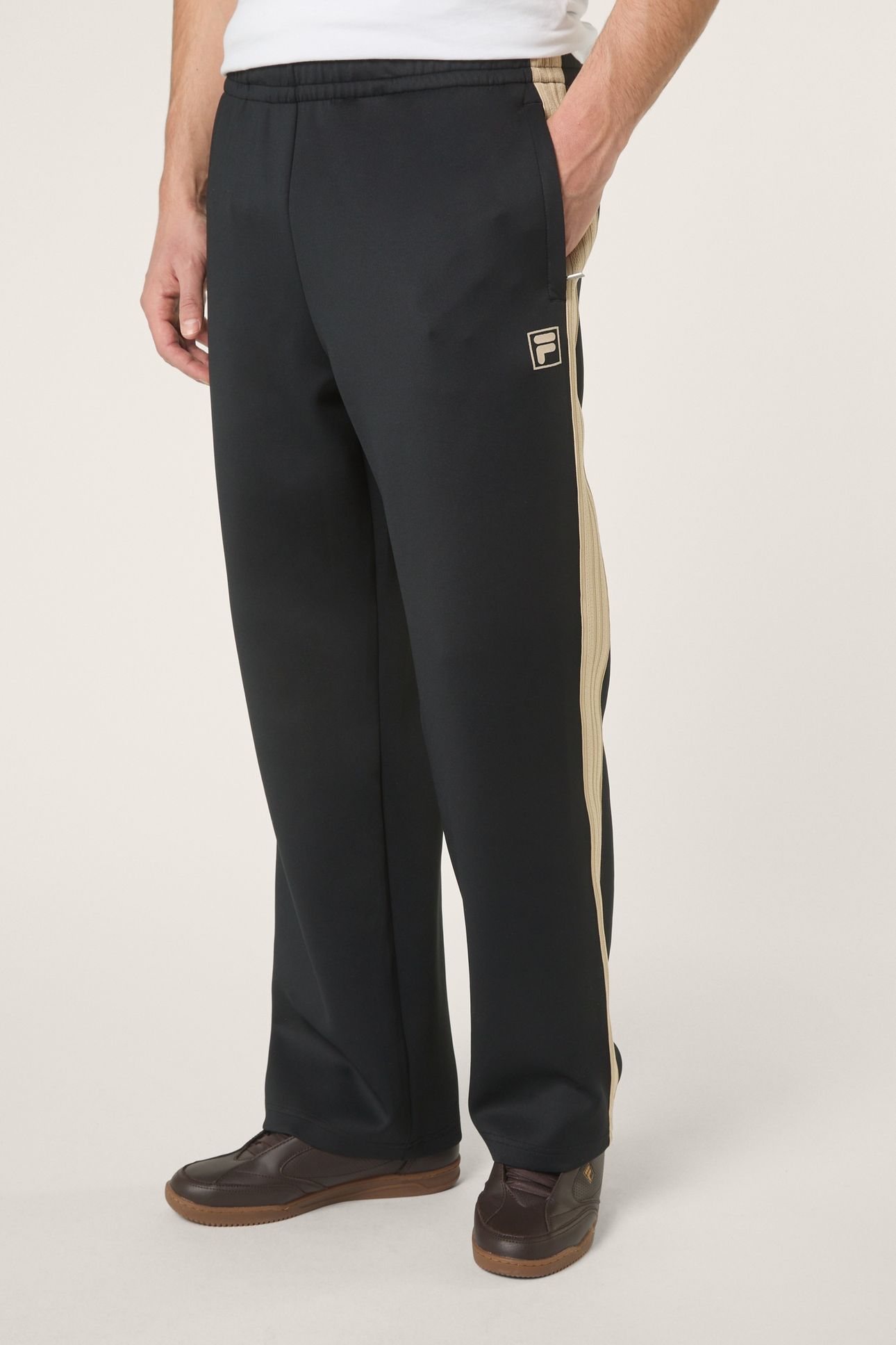 VAIANO RELAXED TAPED TRACK PANTS BLACK 3