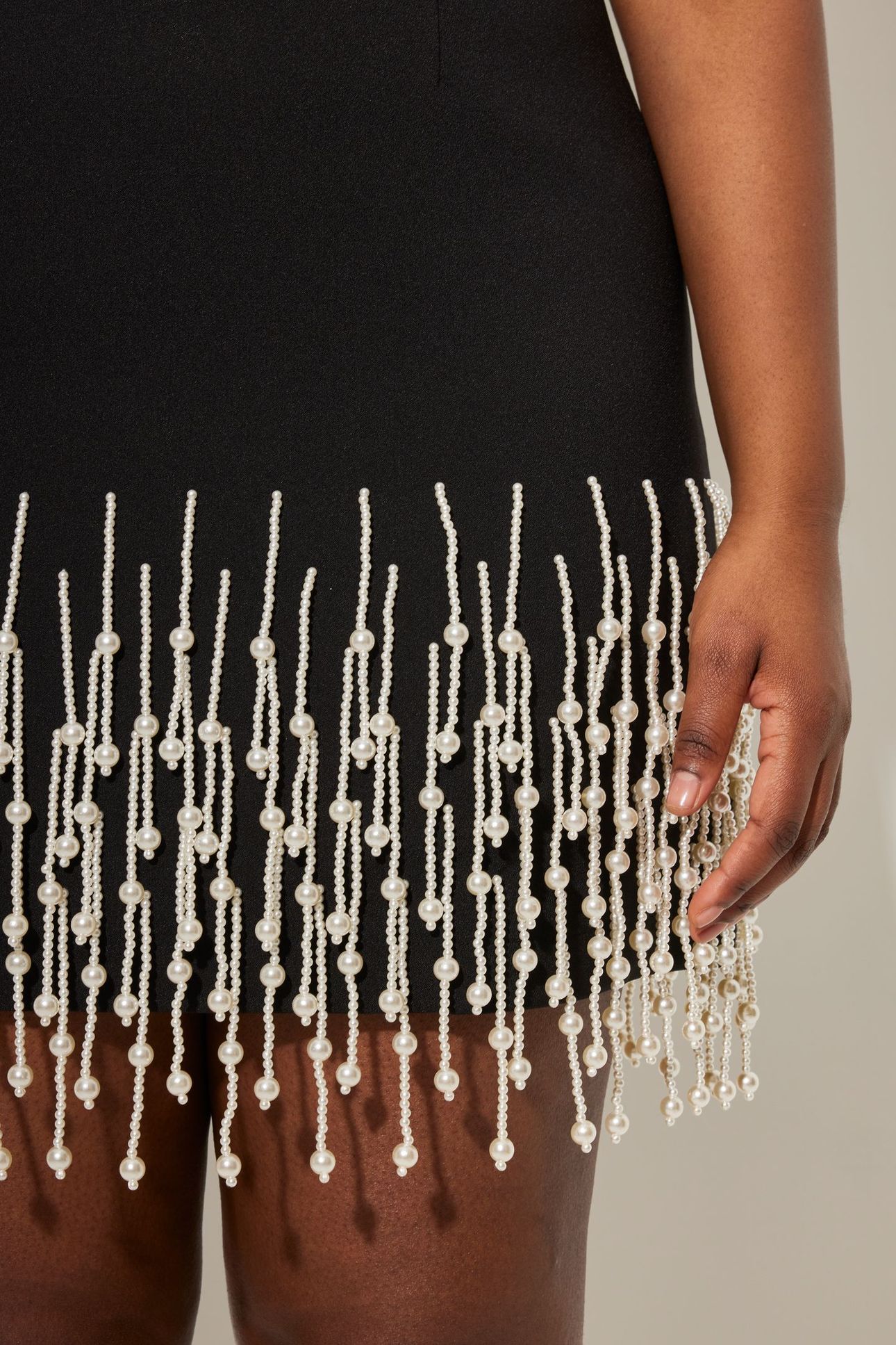 SLEEVELESS PEARL DROP DRESS BLACK 4