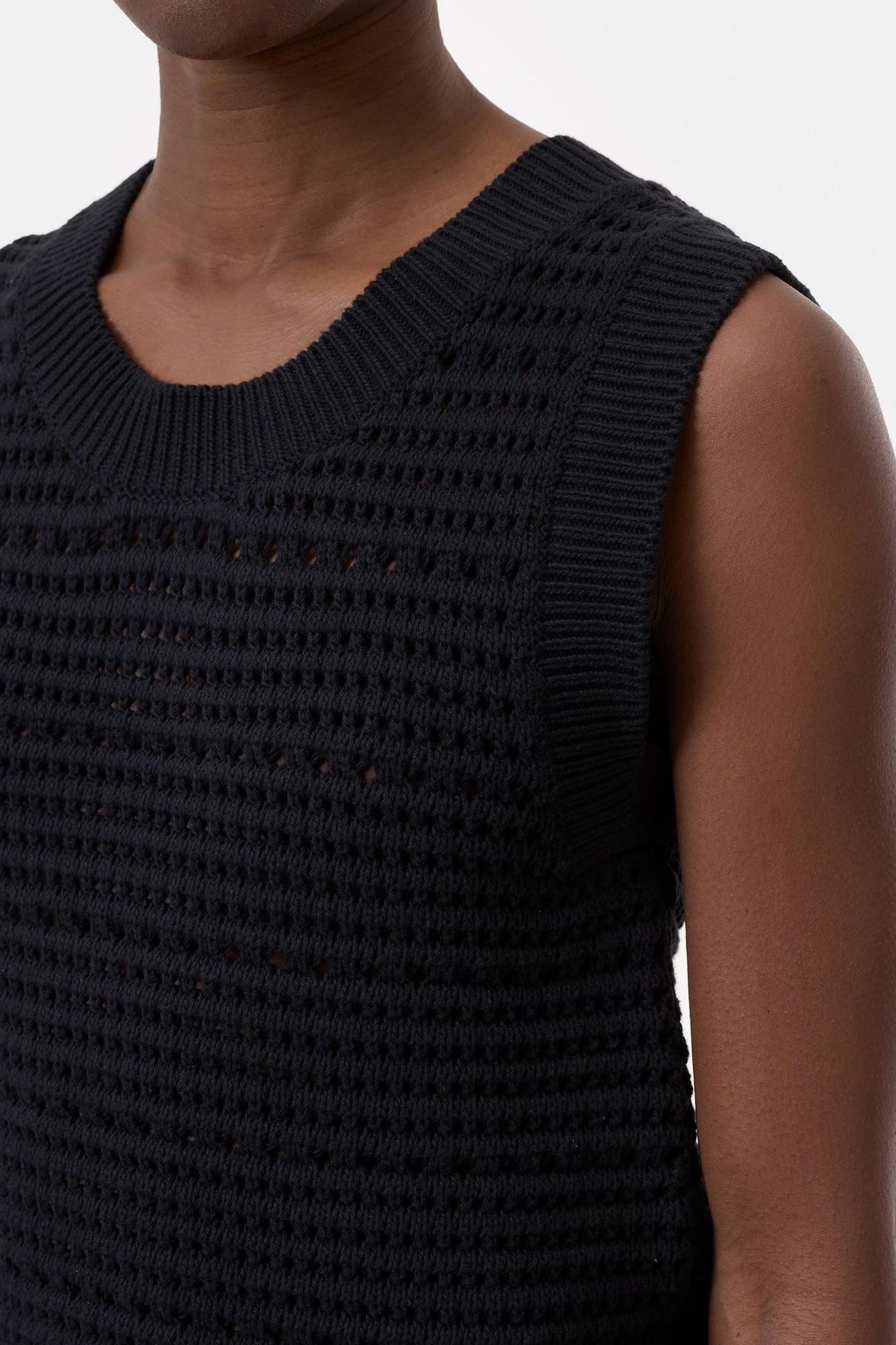 CROCHET TANK TOP BLACK 4