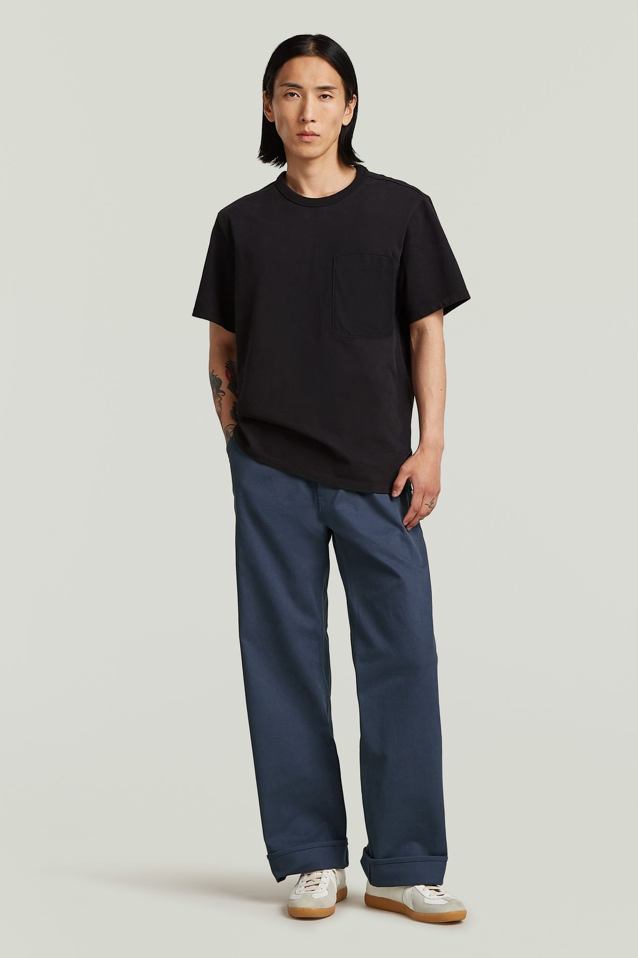 MN NUAG REGULAR R T S\S BLACK 4
