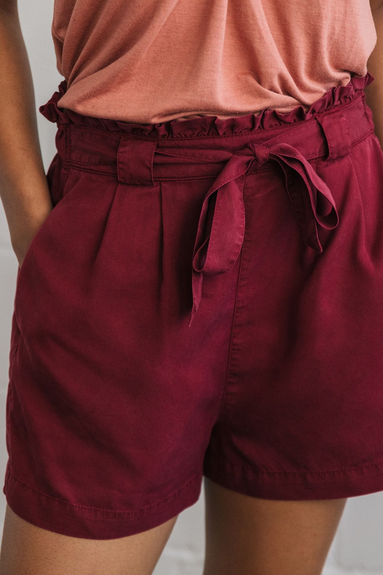 GISKE SHORTS CHERRY RED 2