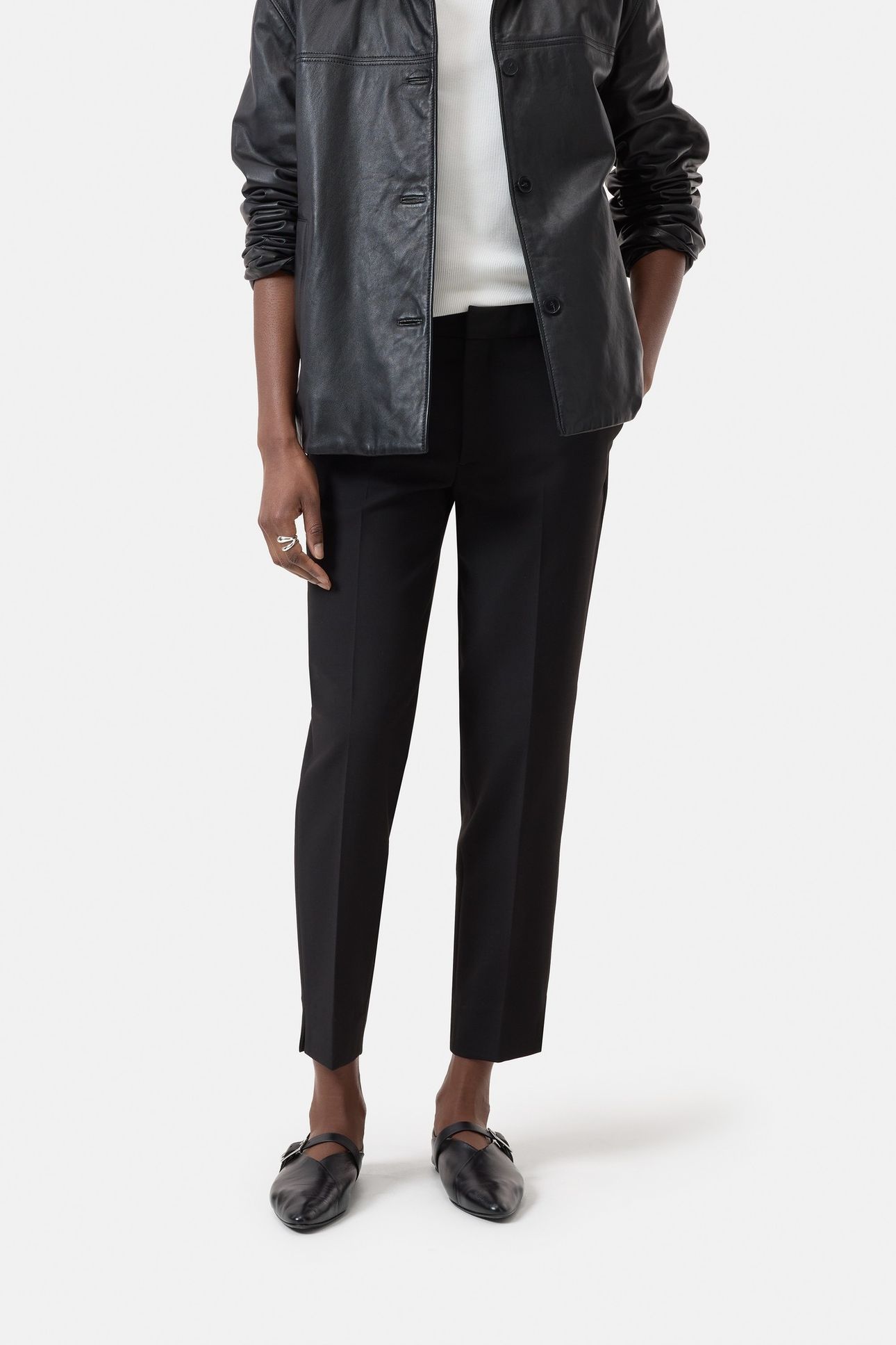 SONNETT BLACK 1