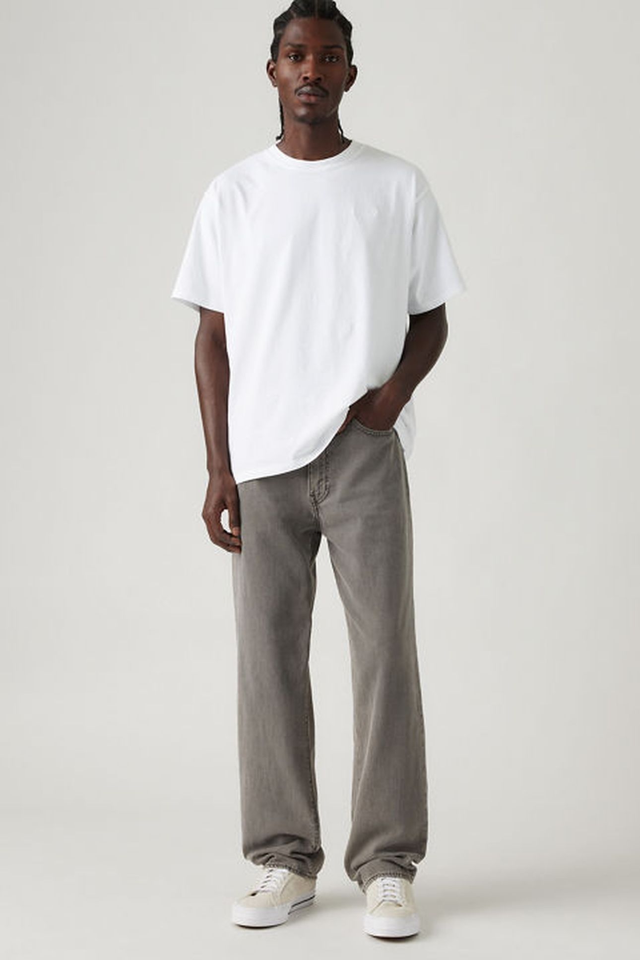 568™ LOOSE STRAIGHT LIGHTWEIGHT LINEN+ DENIM JEANS 2