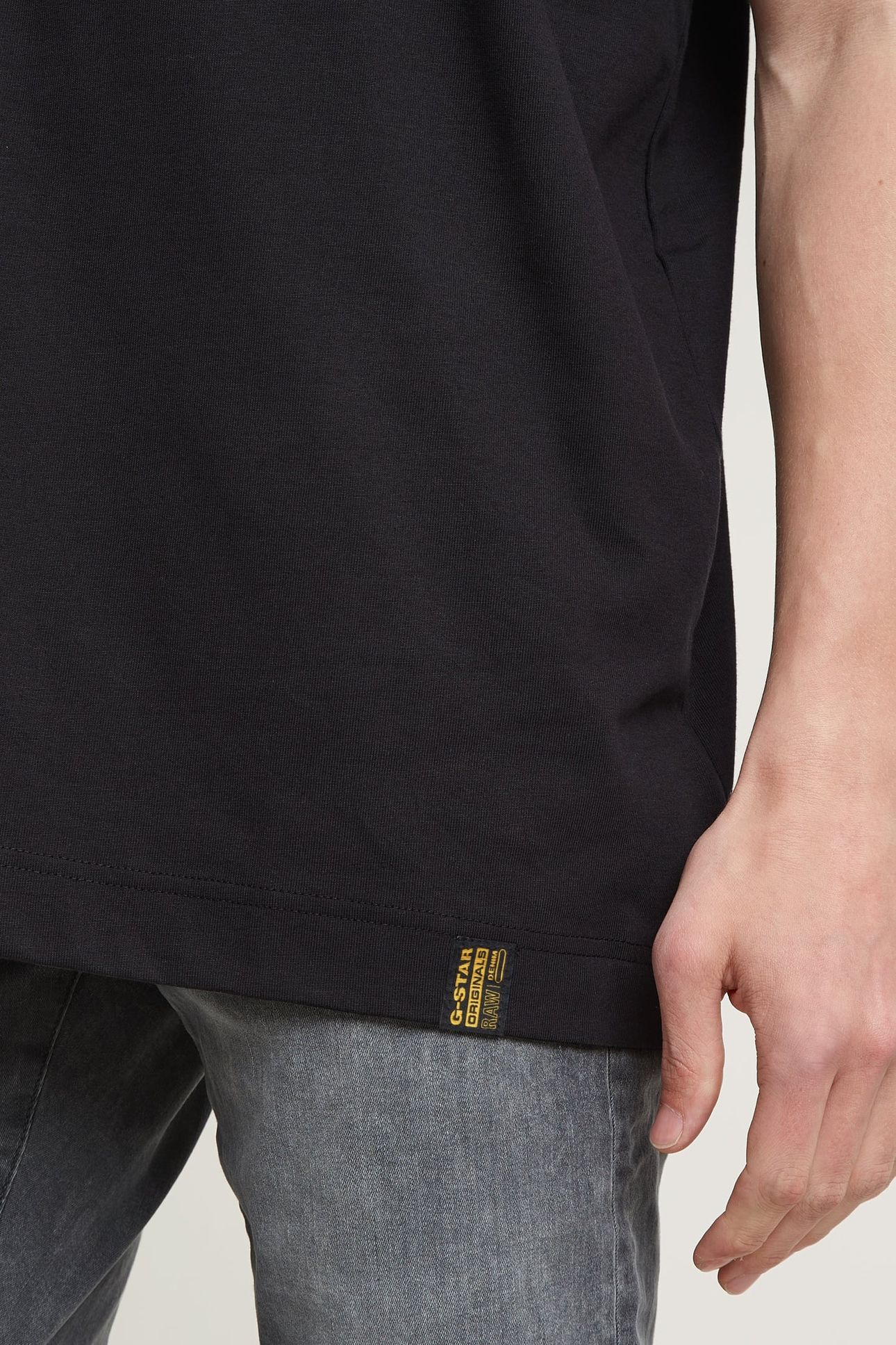 ESSENTIAL LOOSE R T BLACK 5