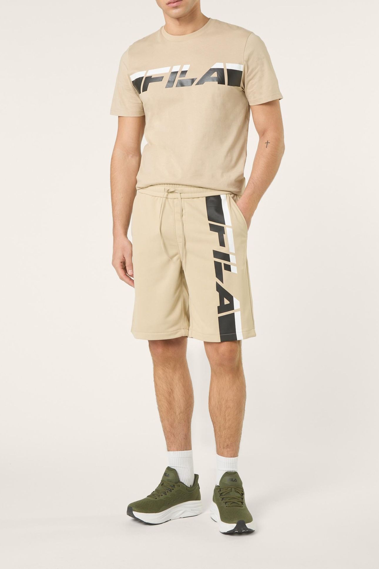 VALIVERSI REGULAR GRAPHIC SWEAT SHORTS WHITE PEPPER 2