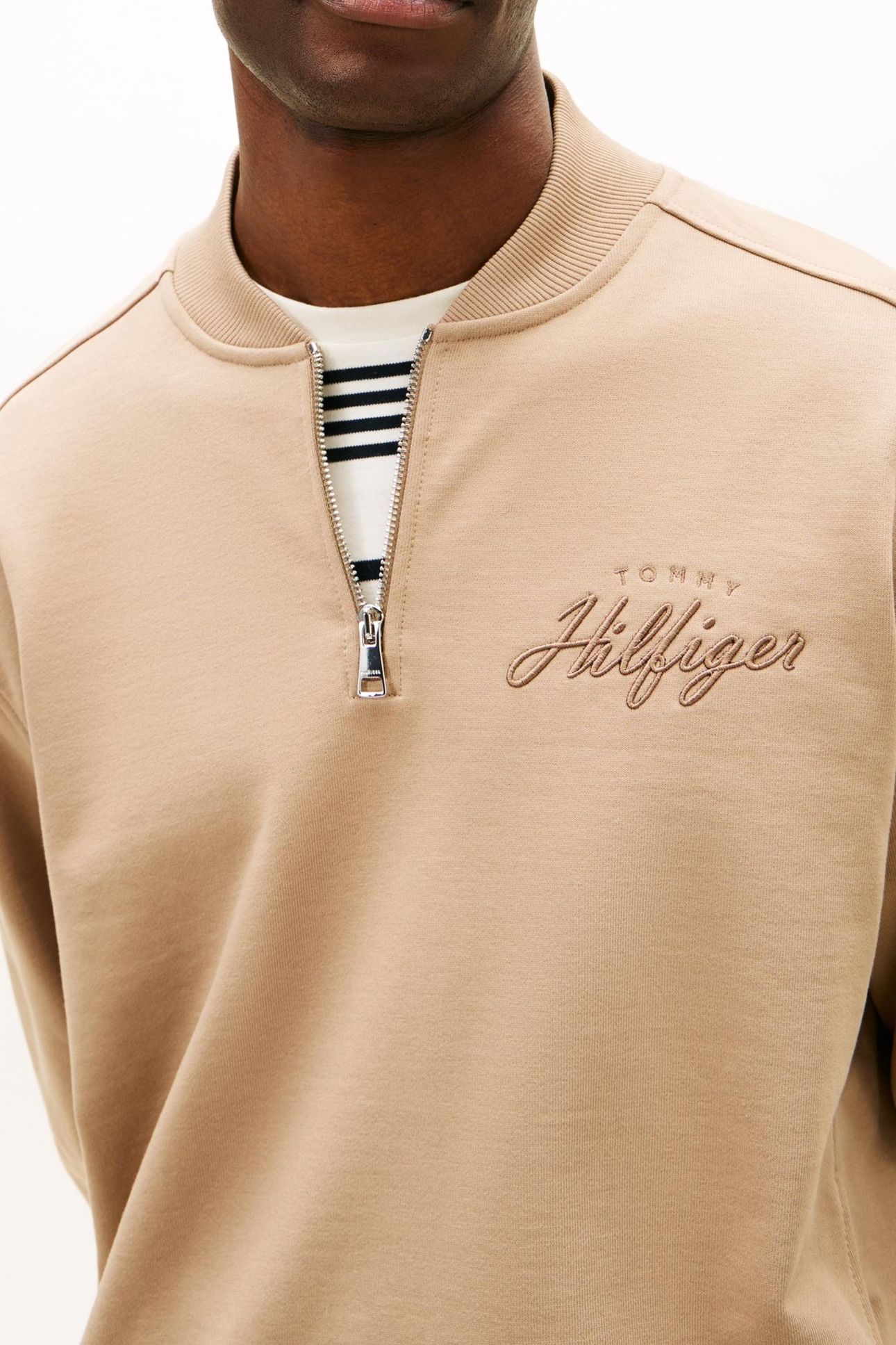 MODERN AGRAPHIC HALF ZIP COASTAL TAUPE 5