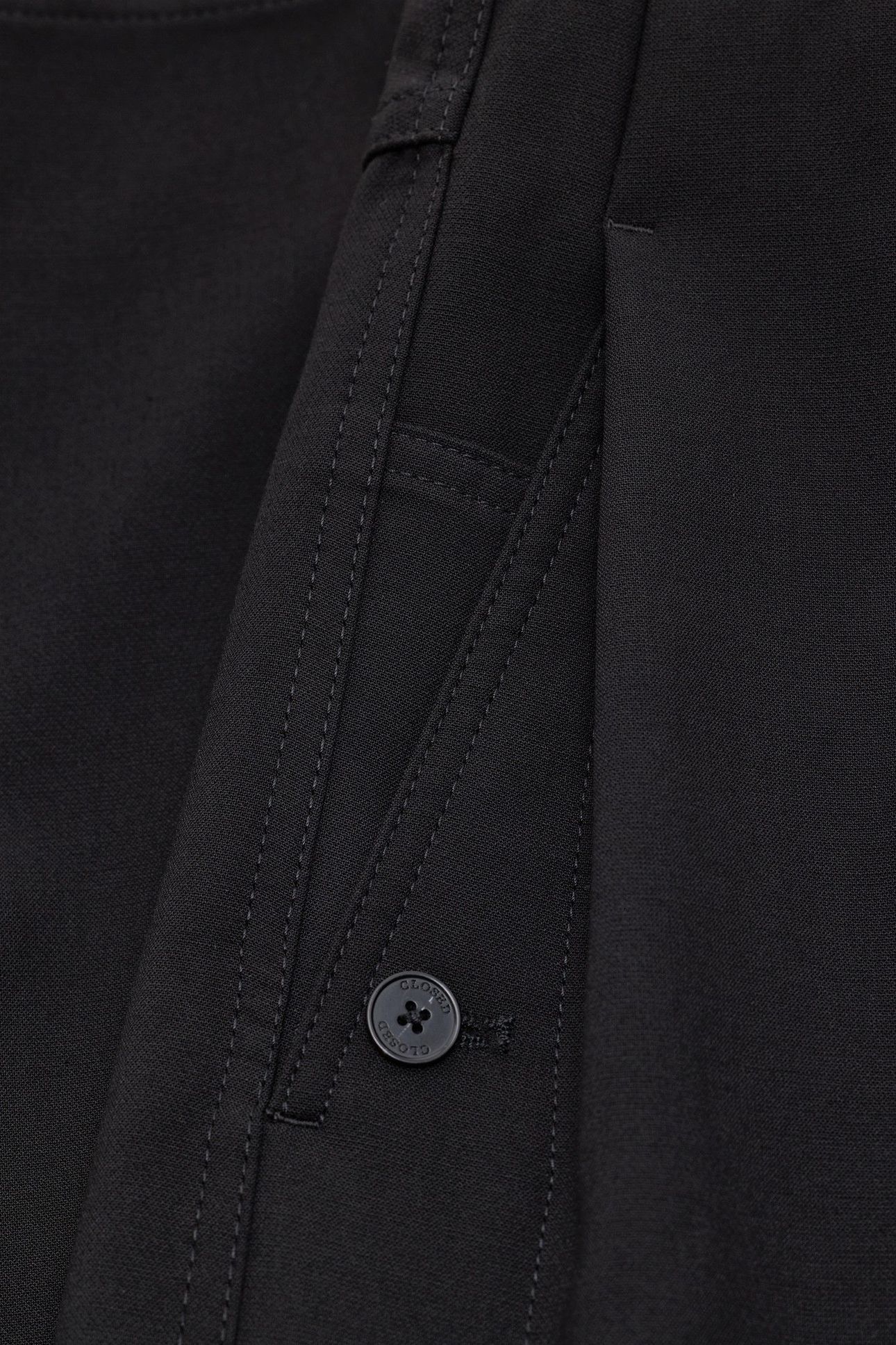WRENNA BLACK 4