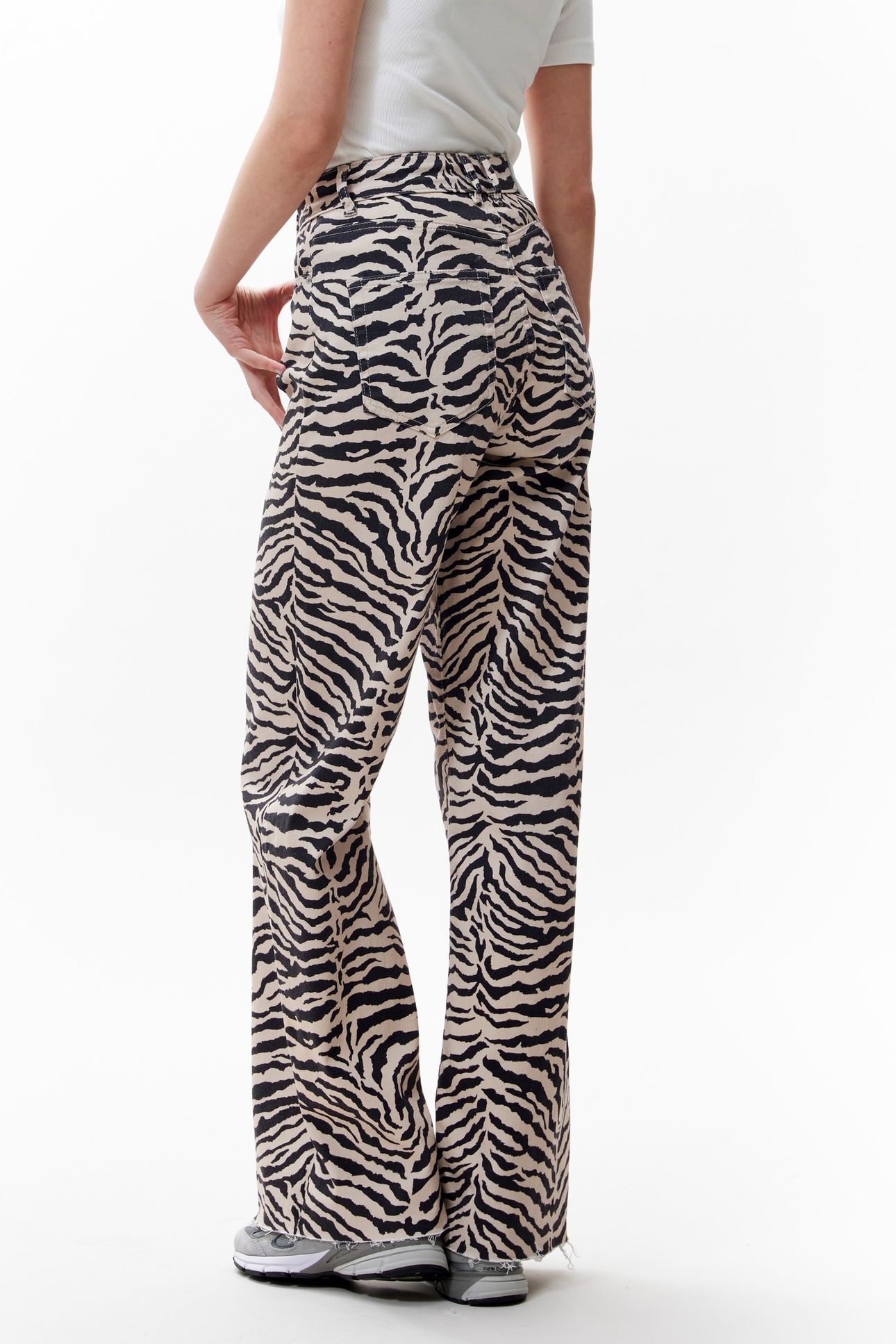 LOOSE FIT ZEBRA JEANS SAND 3