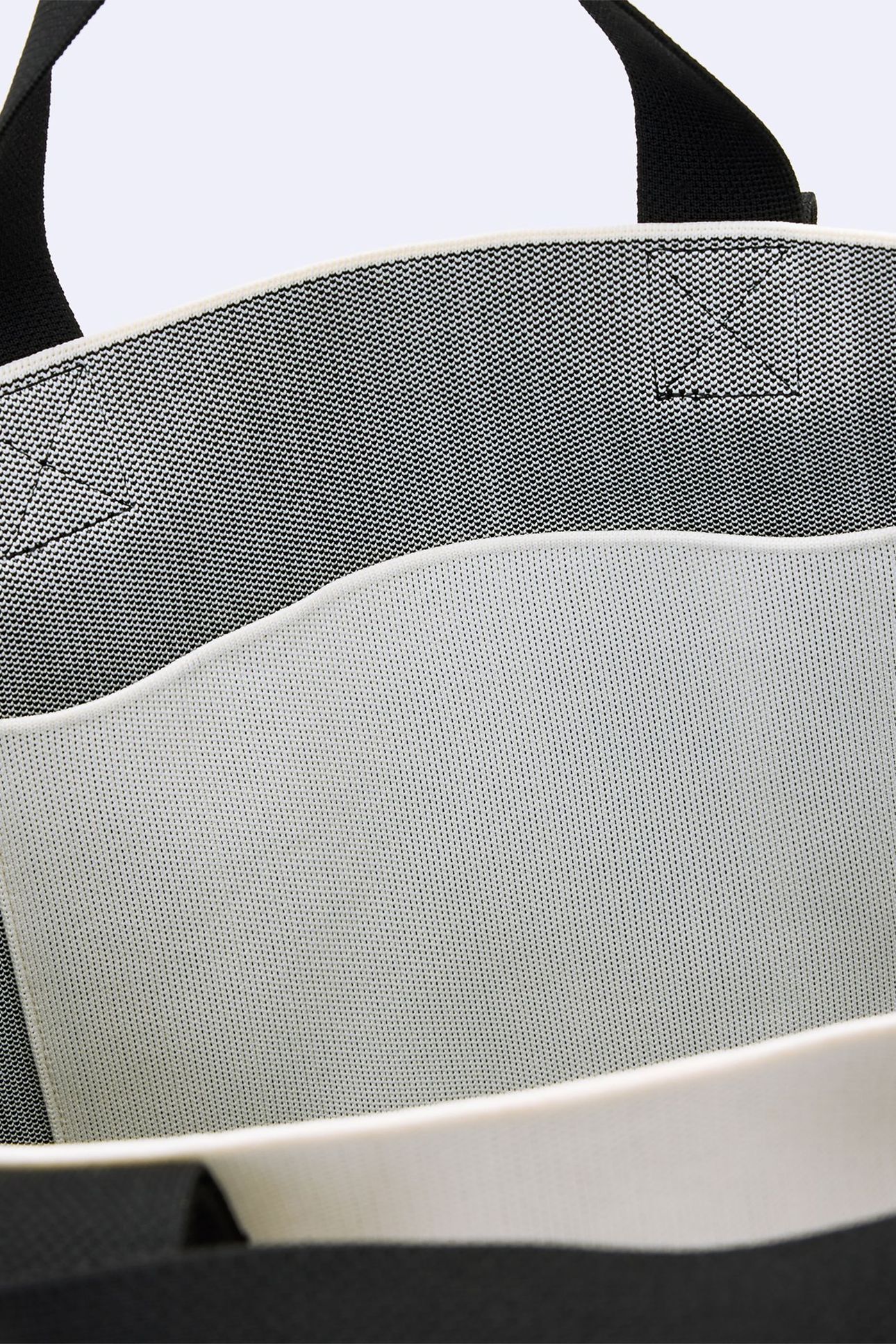 IZZY HEART E/W TOTE WHITE 7