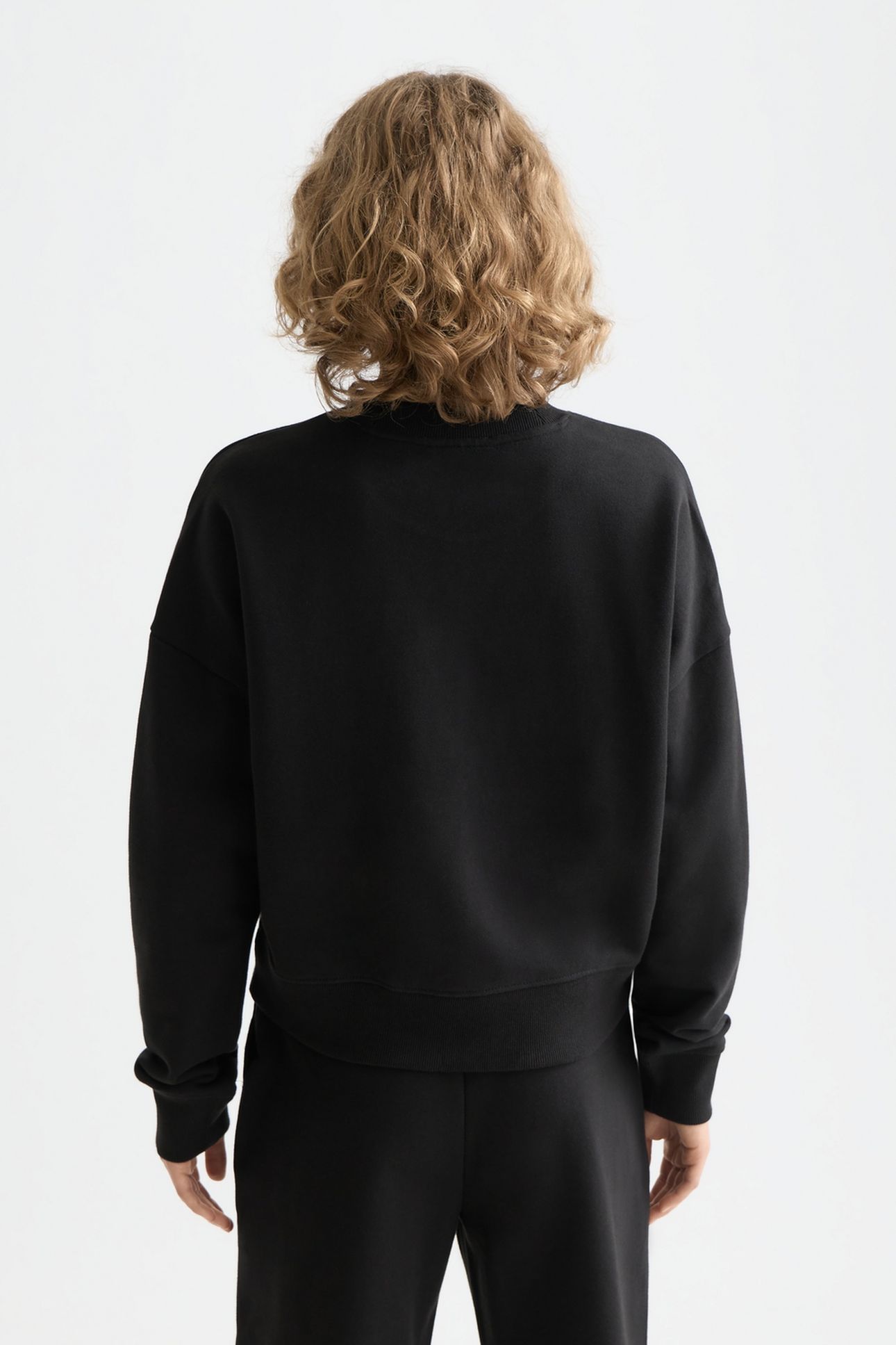EMBROIDERED LOGO SWEATSHIRT BLACK 3