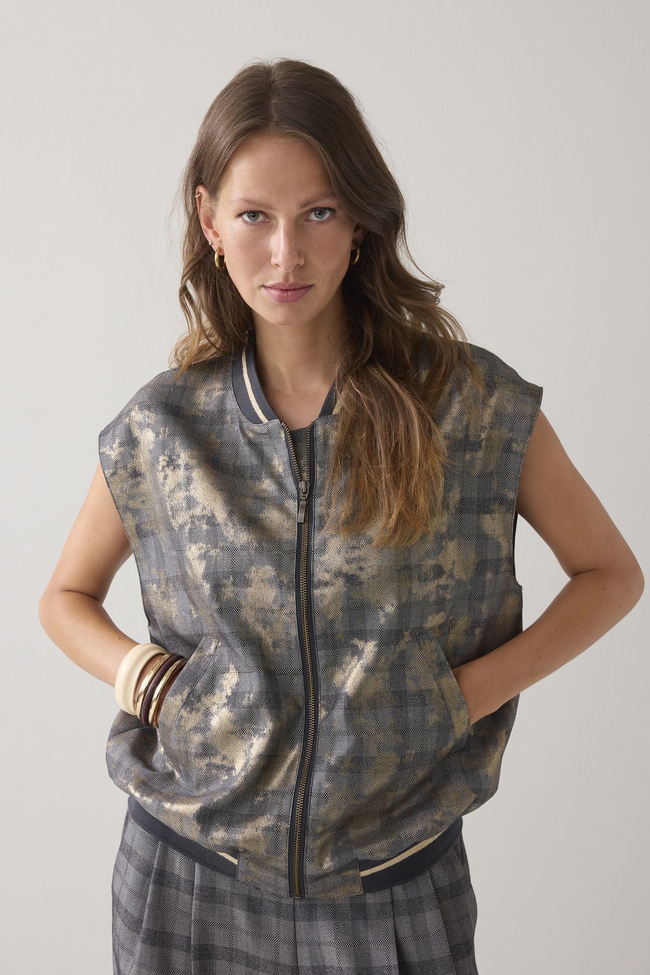 GILET CHECK WITH FOIL BLACK 1
