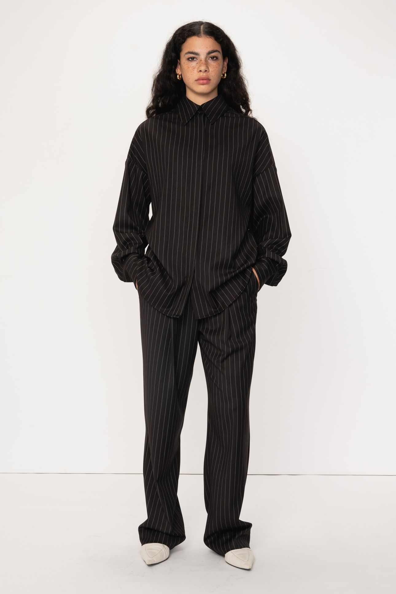 THUBAN TOP BLACK PINSTRIPE 2