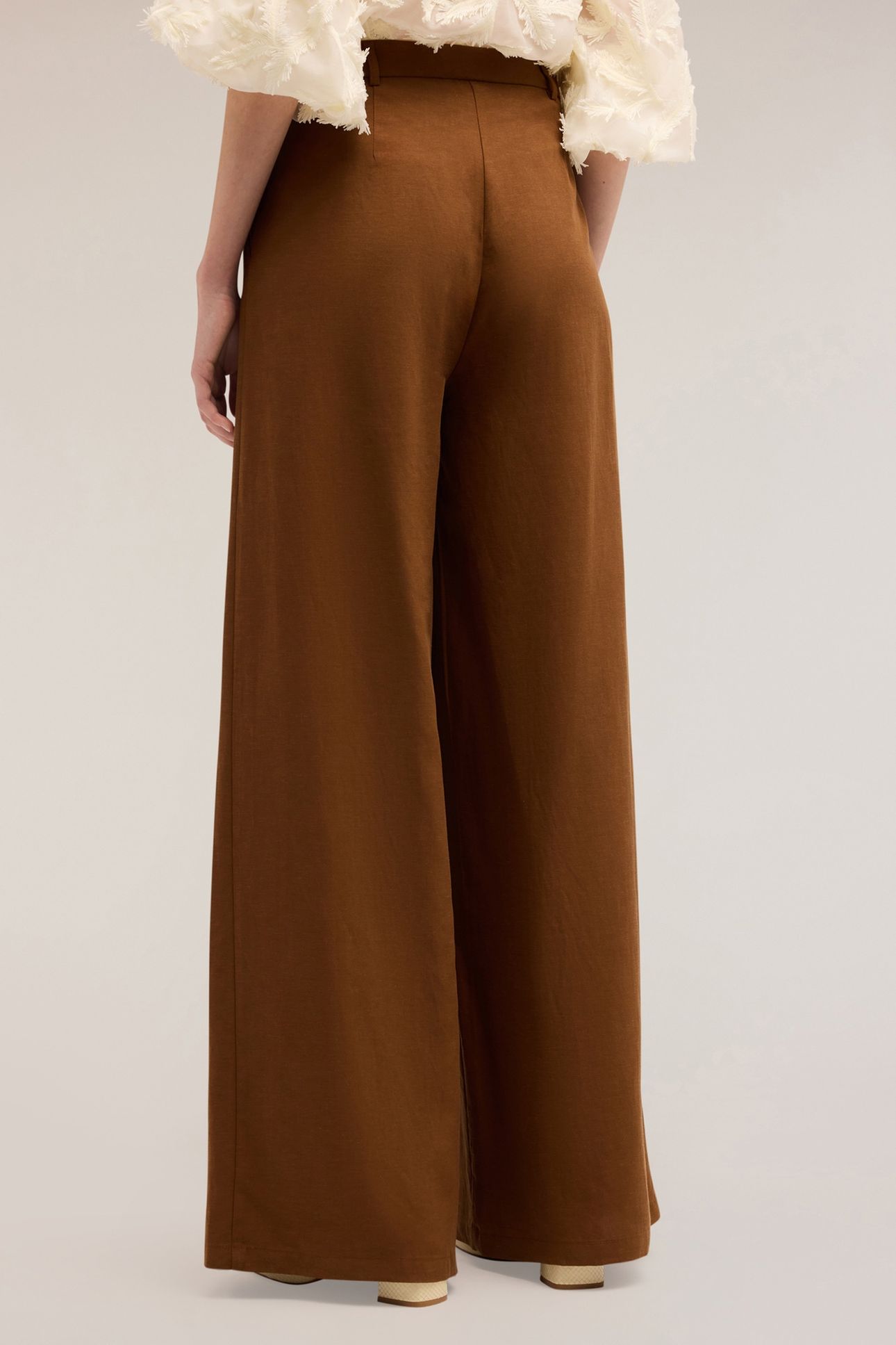 PLEATED PALAZZO TROUSERS IN LYOCELL BLEND BROWN 2