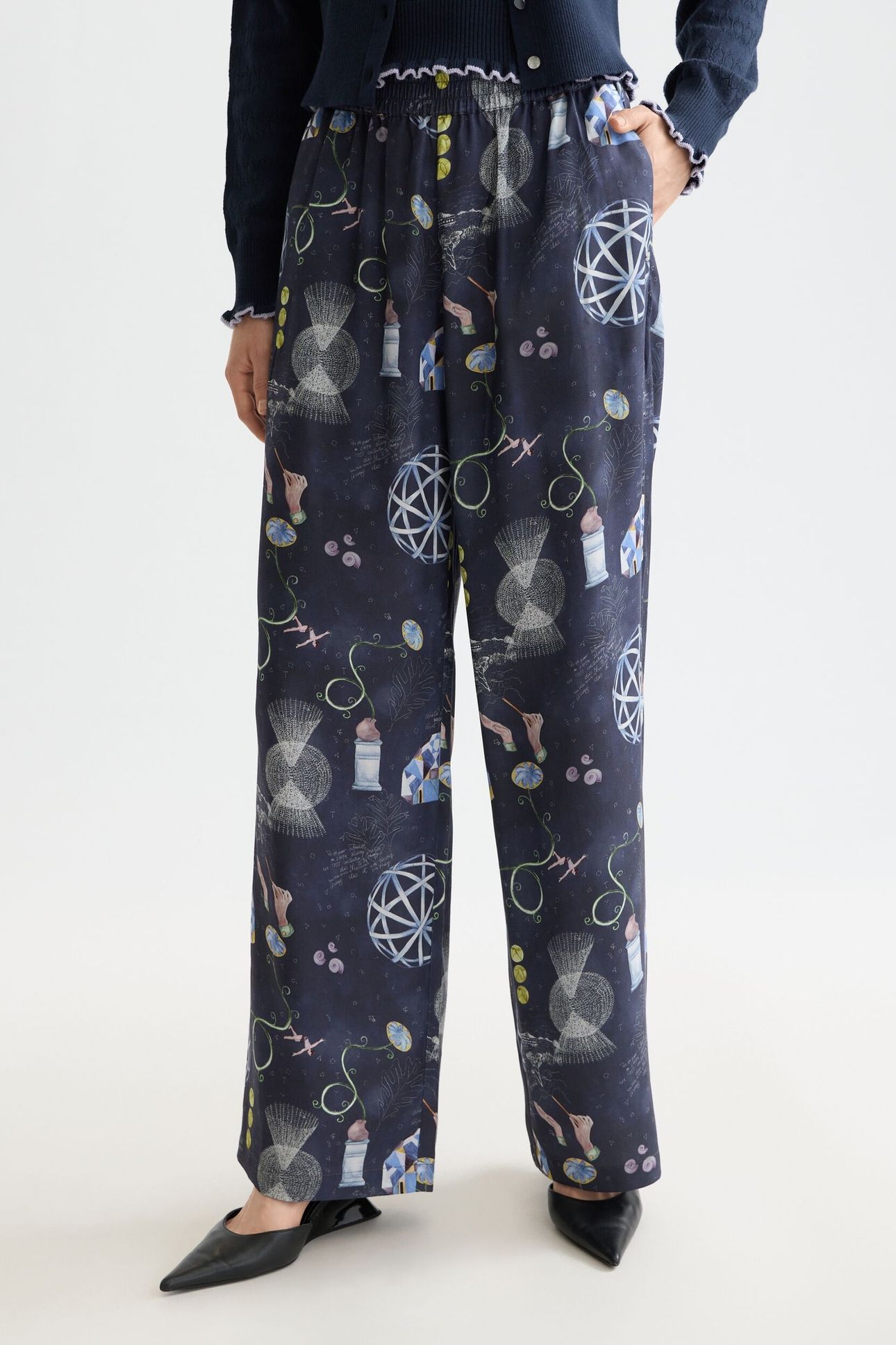 GIA - MID RISE WIDE LEG ELASTICATED TROUSERS IN BLOCK PRINT 4