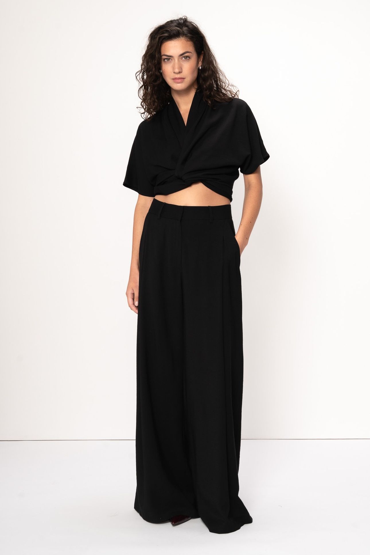 NOVAE TOP BLACK 4