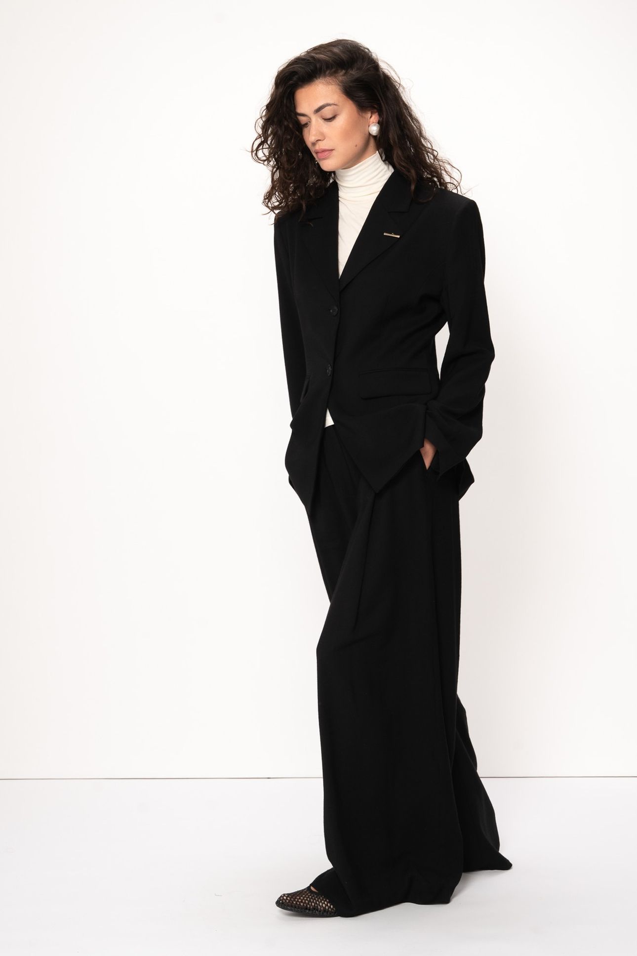NOE BLAZER BLACK 4