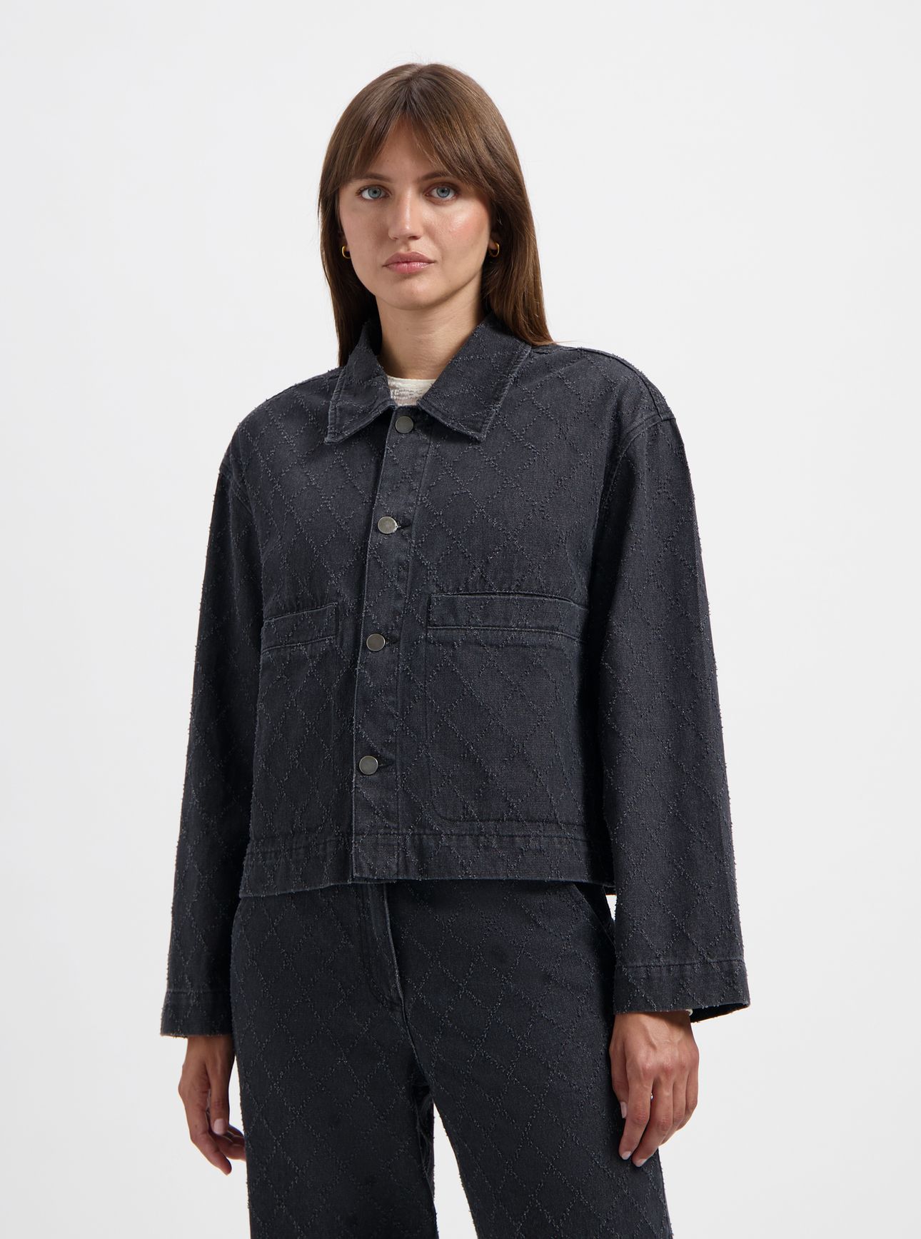 NOUS SOMMES LABELS – TAMMIE DENIM JACKET BLACK 1