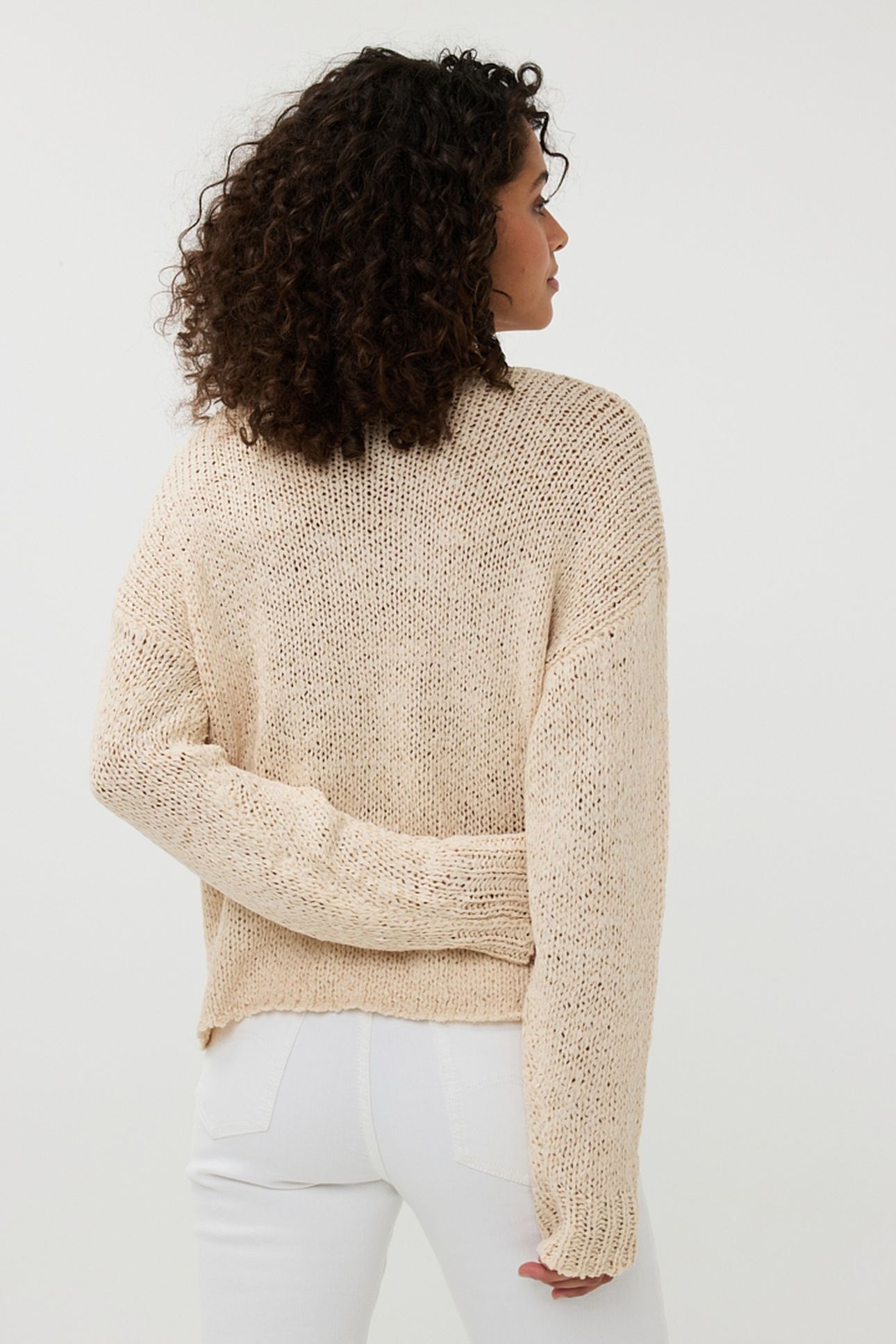 SWEATER V-NECK TAPE YARN SAND 3