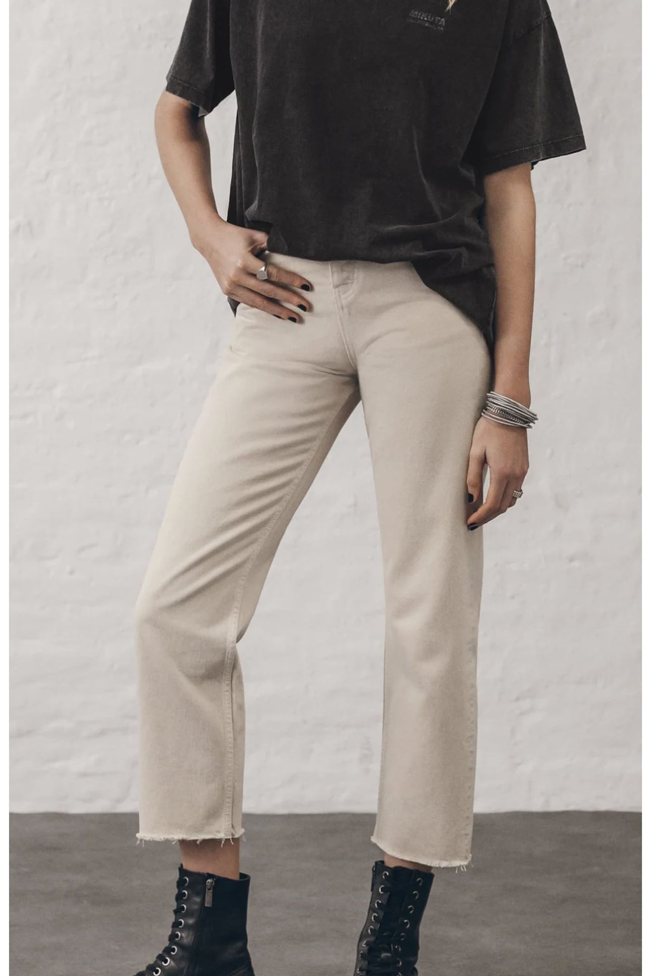 THE BEIGE CROPPED STRAIGHT JEANS 1